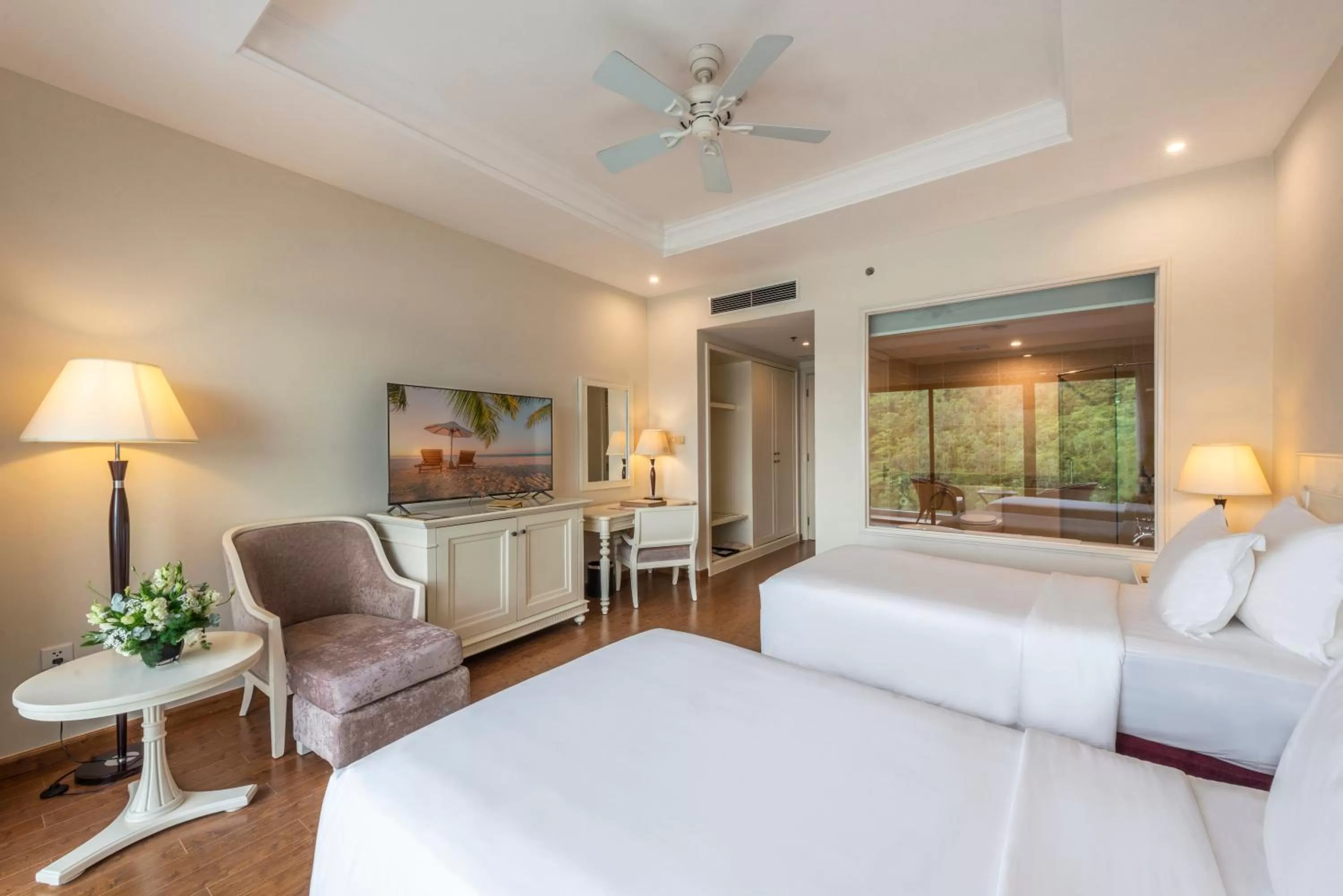 Bedroom, Bed in Vinpearl Resort & Spa Nha Trang Bay