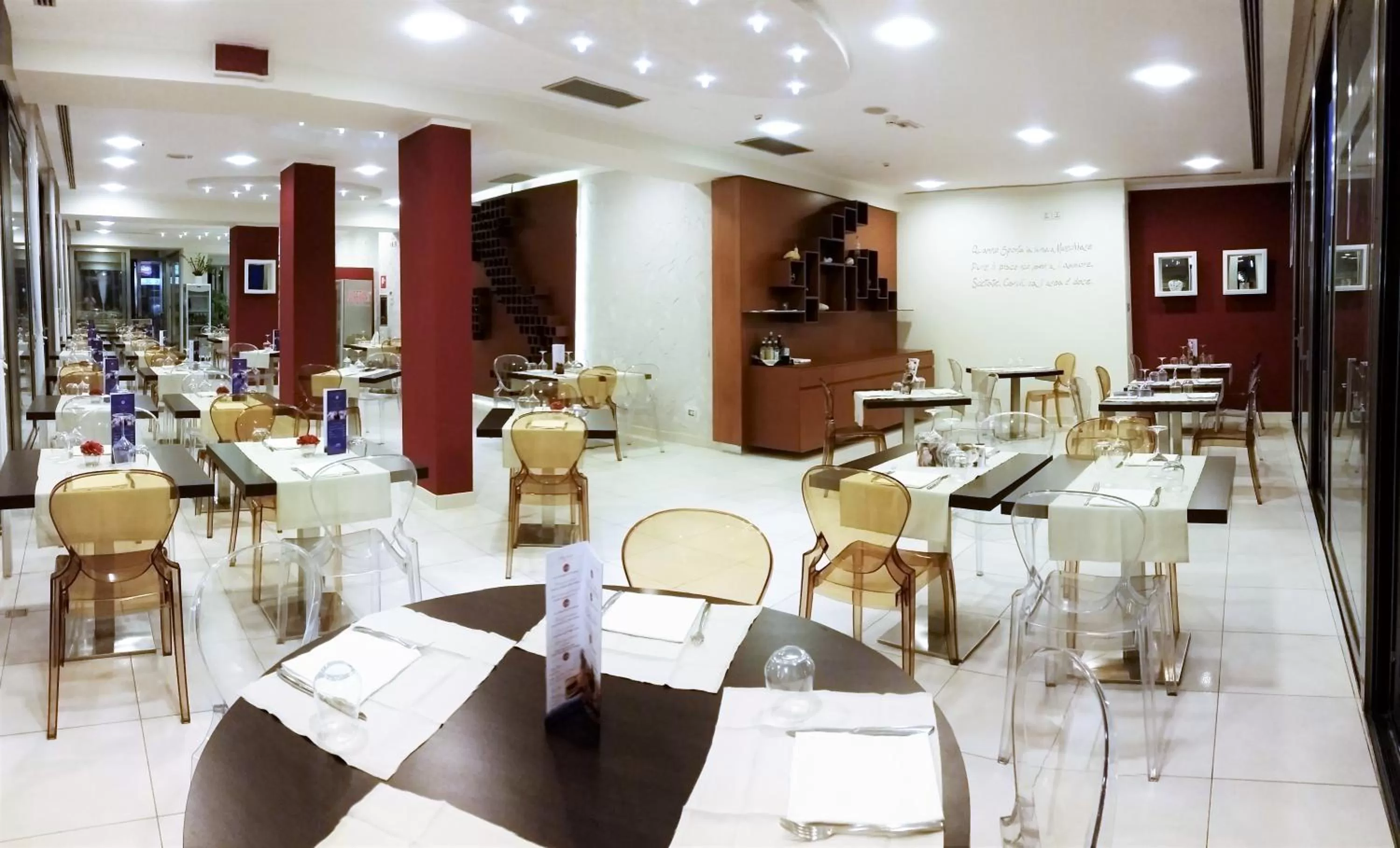 Restaurant/places to eat in Terminal Palace & SPA