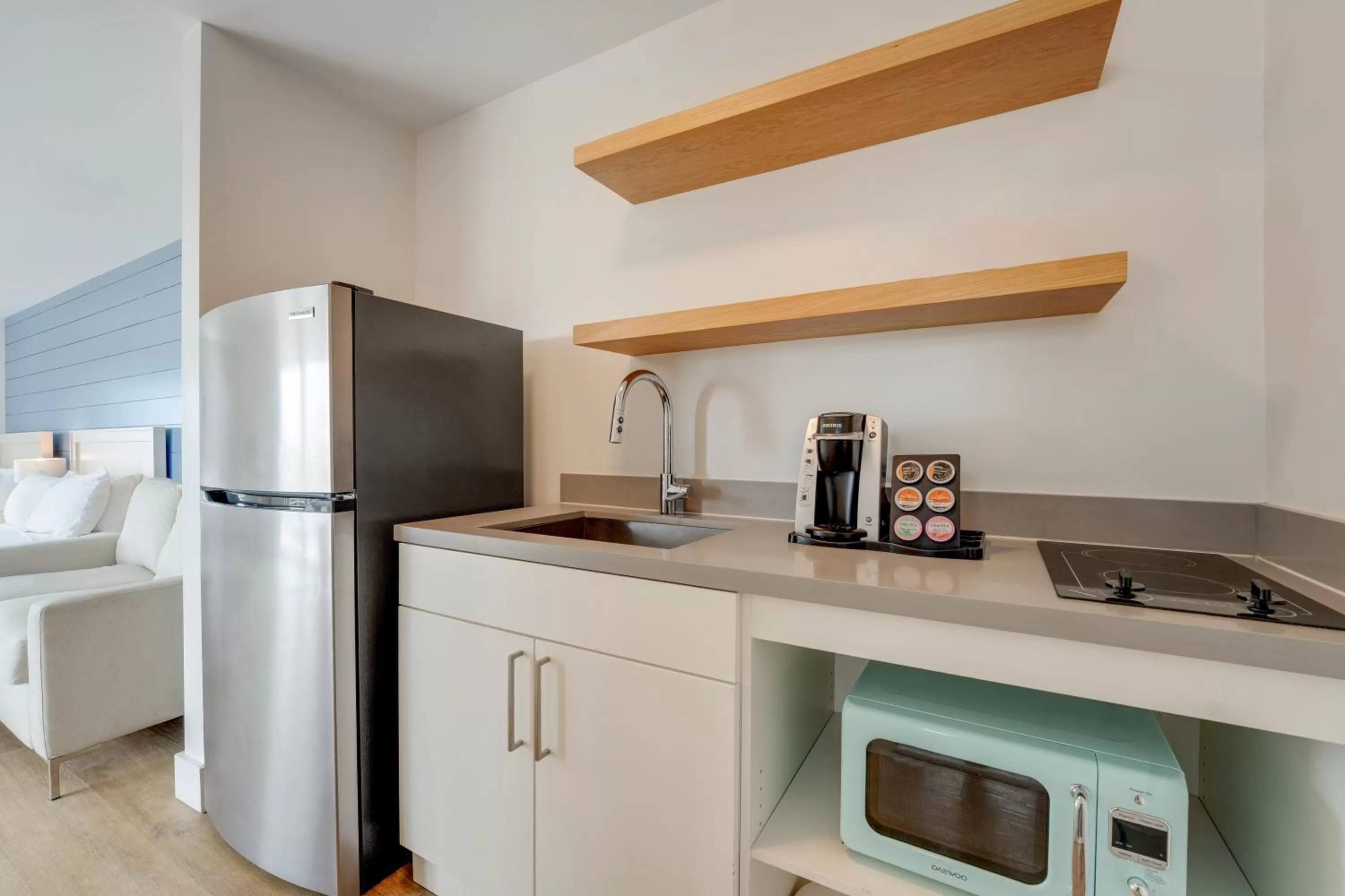 Kitchen or kitchenette in Fisher Inn Resort & Marina