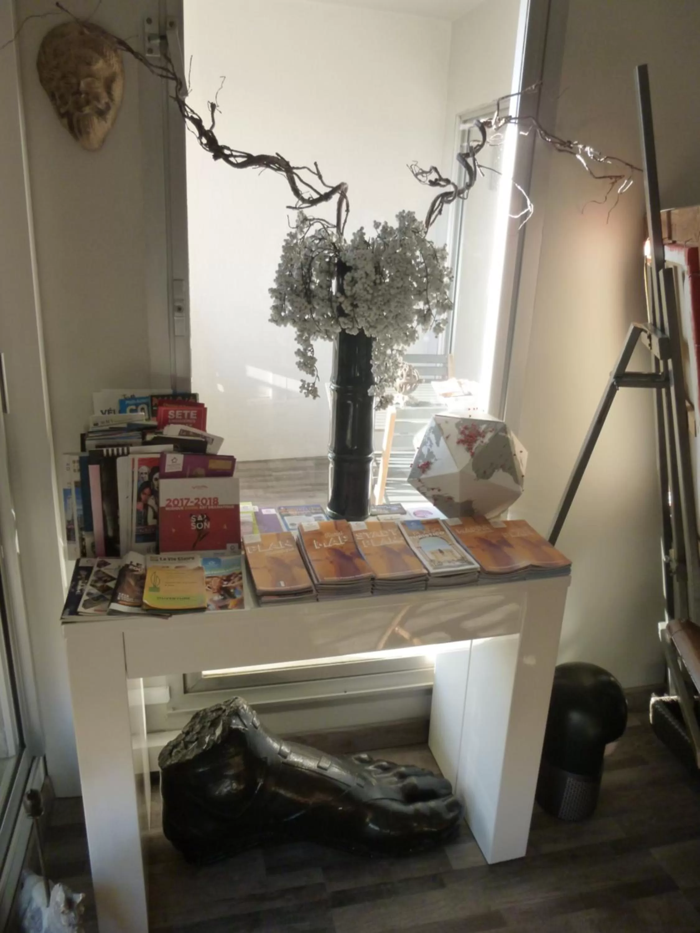 Lobby or reception in 1 Chambre, 1 P'tit dèj', 1 Sourire