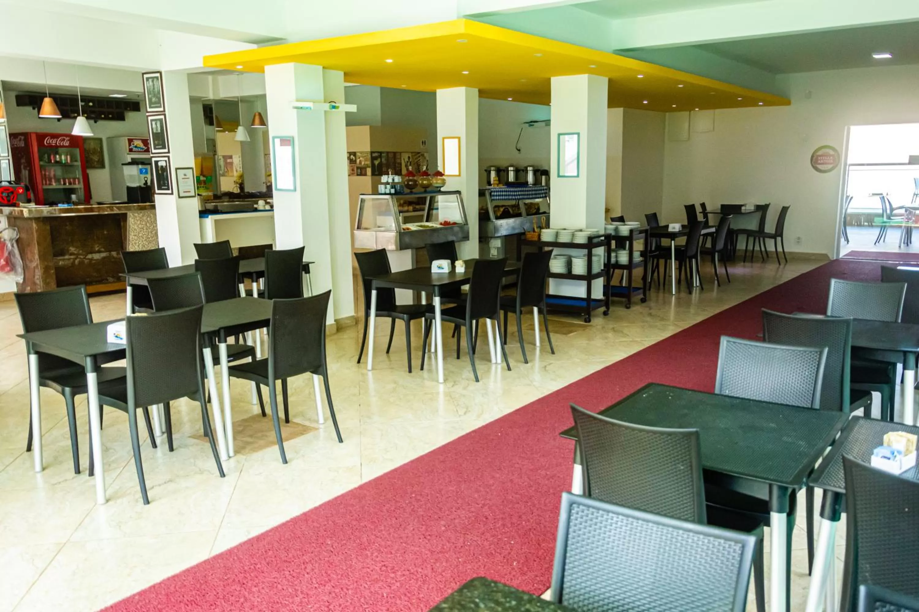 Restaurant/places to eat in Pousada Laguna Hotel