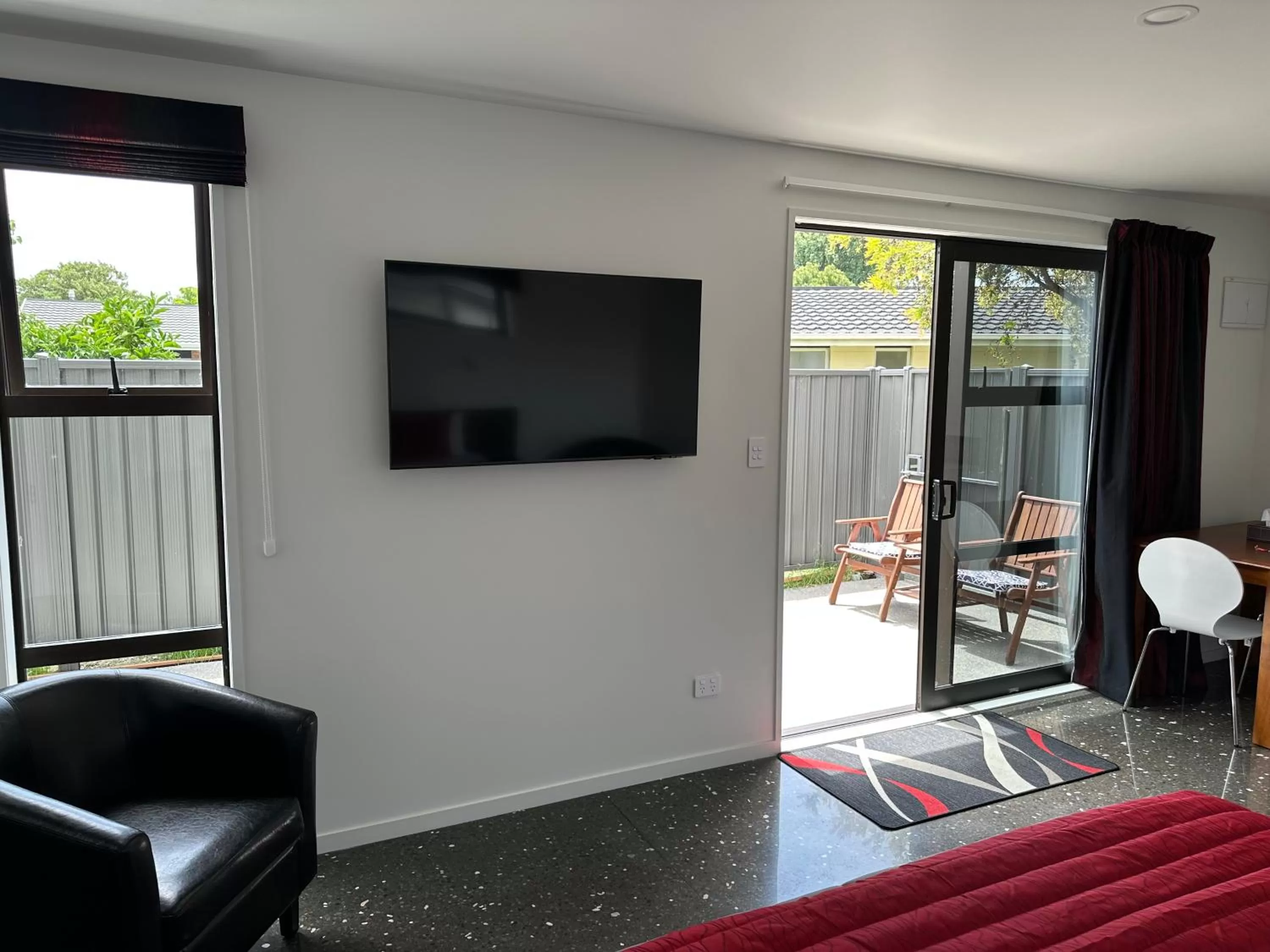 TV and multimedia in Middle Park Motel