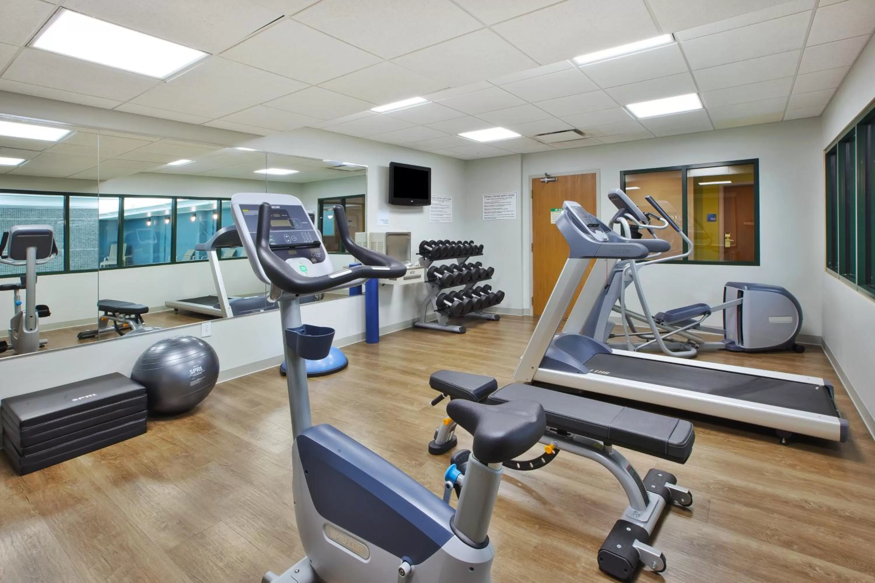 Fitness centre/facilities in Holiday Inn Express Rochester-Victor by IHG
