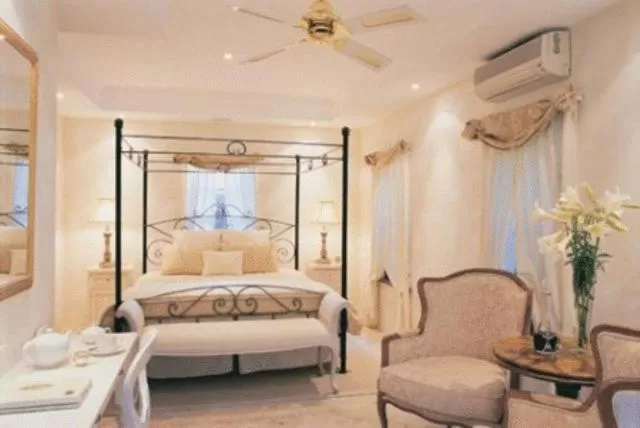 Superior Double Room with Spa Bath in Victoria's At Wategos