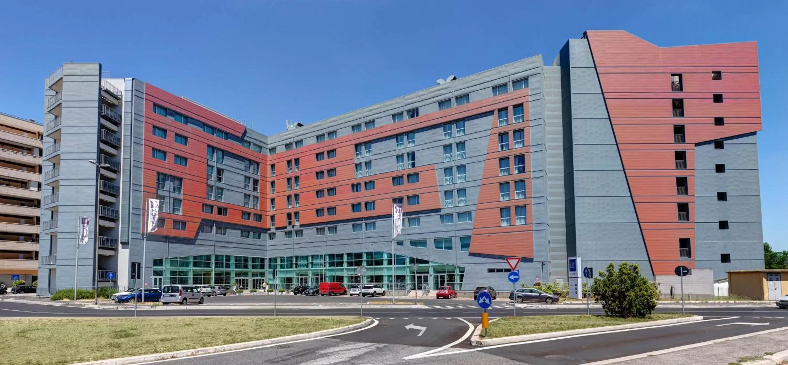 Property building in iH Hotels Roma Z3