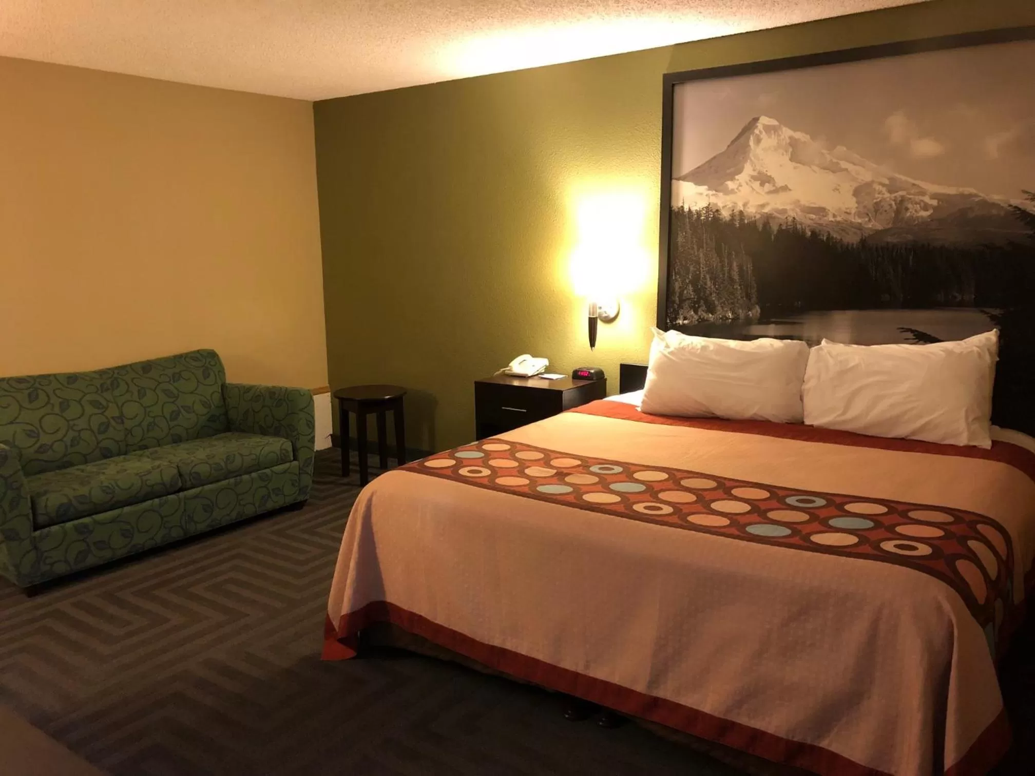 Bedroom, Bed in Super 8 by Wyndham LaGrande