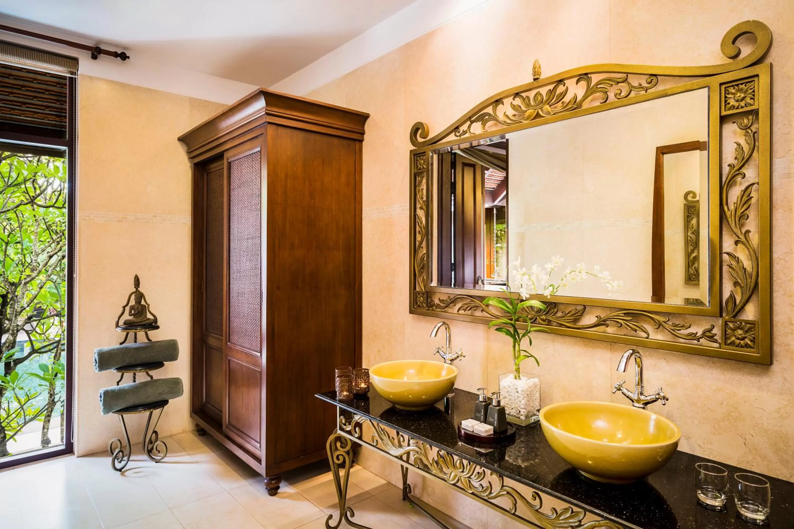 Shower in Anantara Angkor Resort