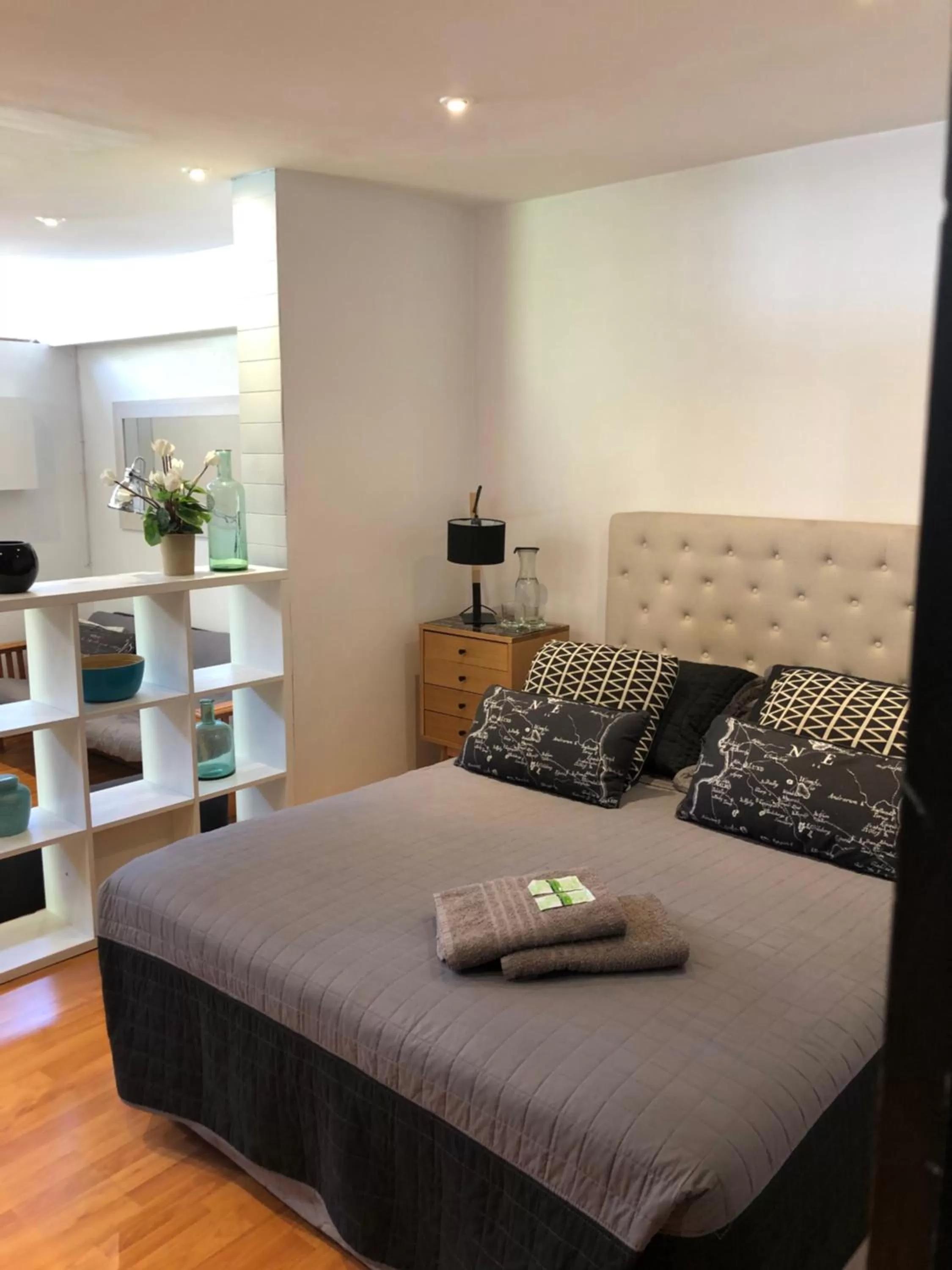 Photo of the whole room, Bed in Rent apart Las Condes