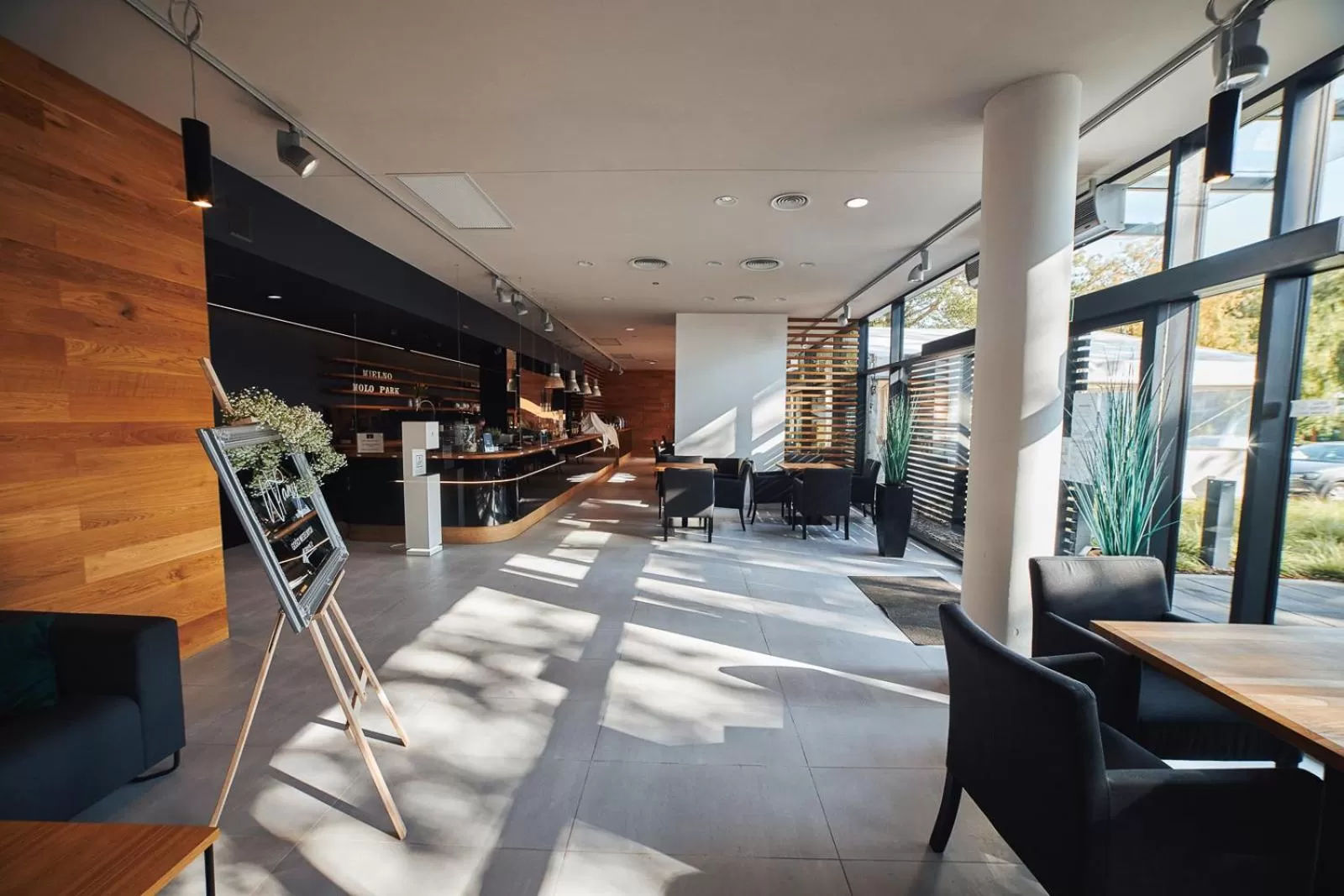 Seating area in Molo Park Aparthotel