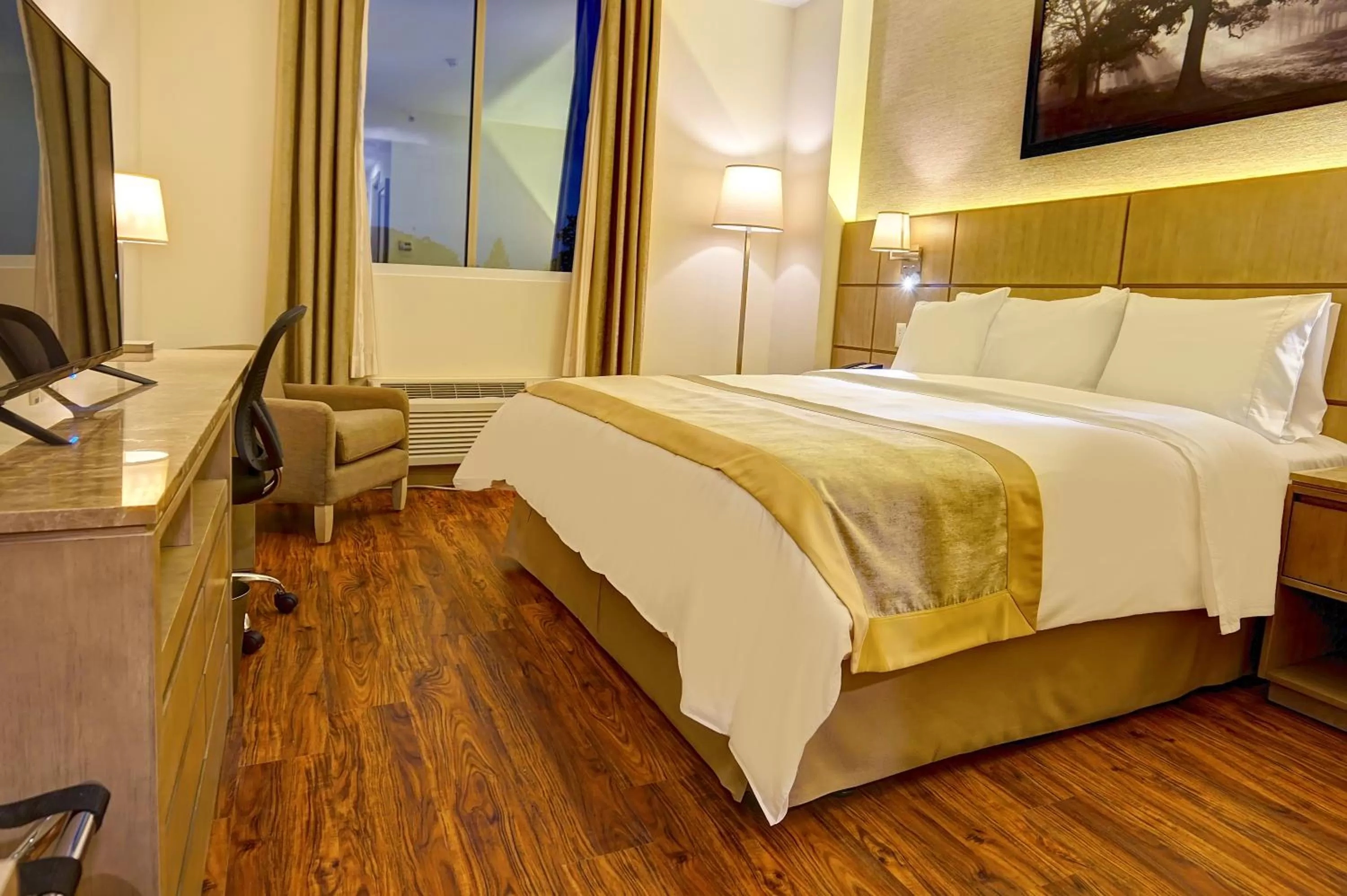 Photo of the whole room, Bed in Radisson Hotel Guayaquil