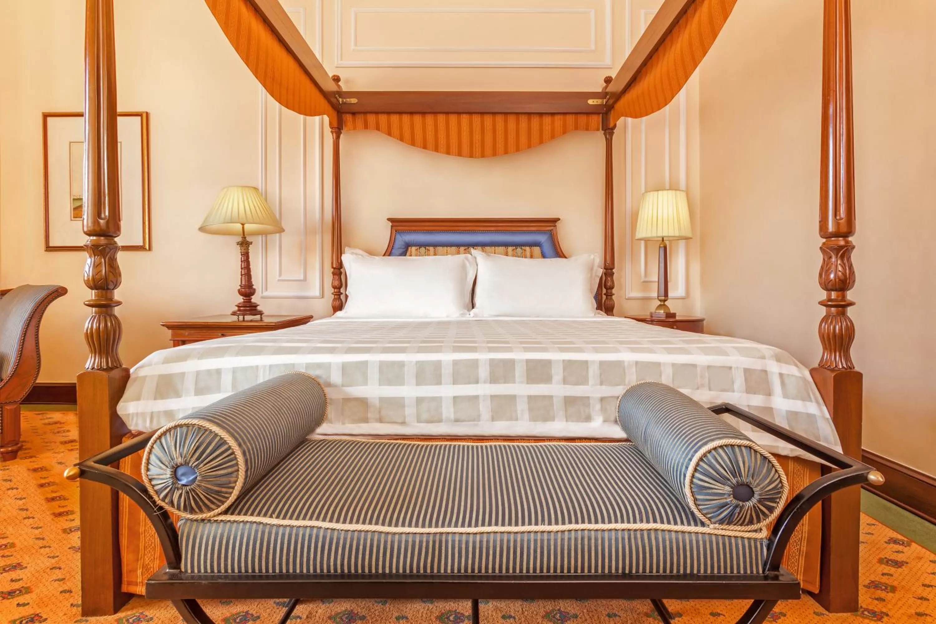 Bedroom in The Oberoi Grand Kolkata