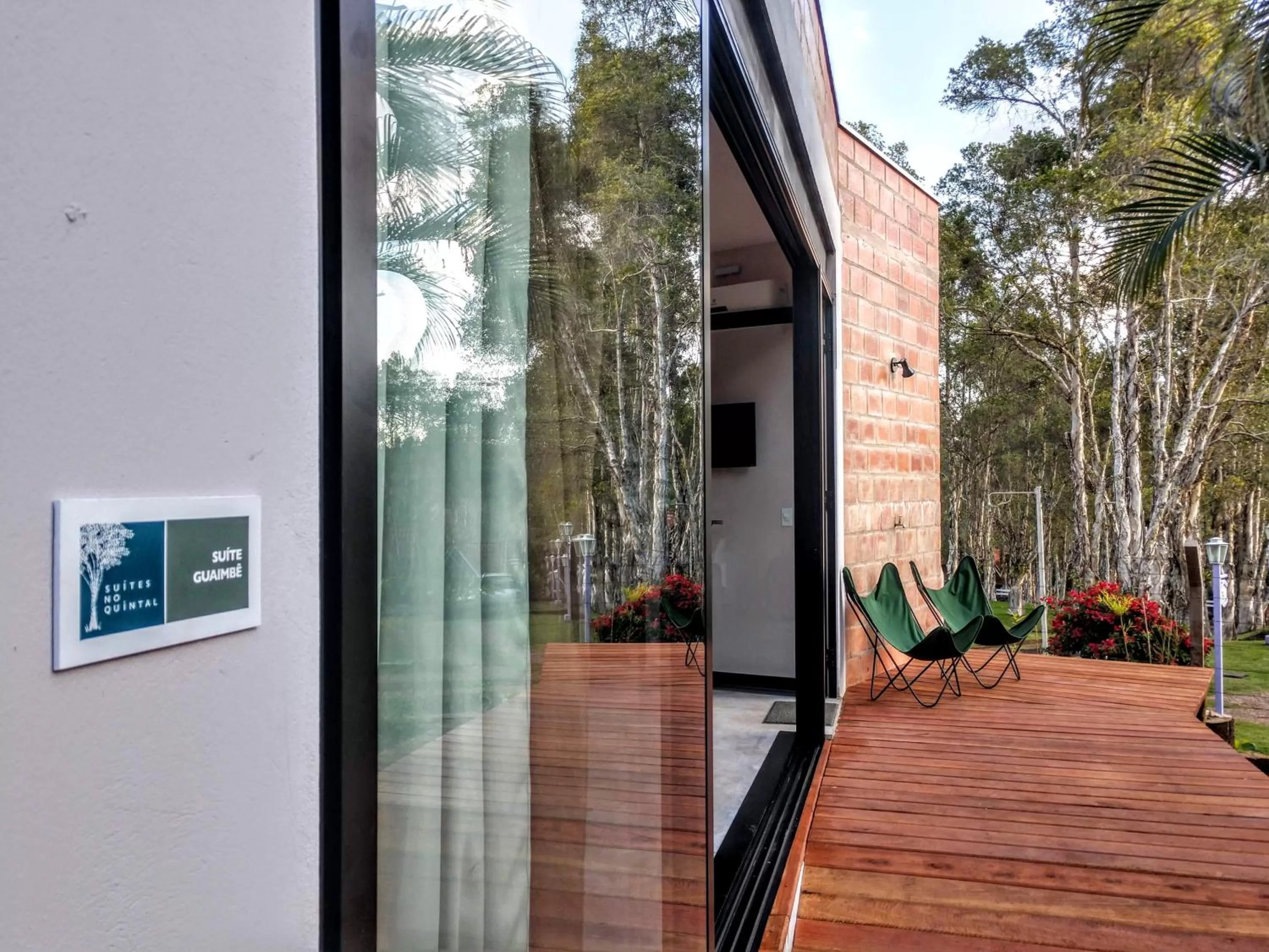 Suítes no Quintal