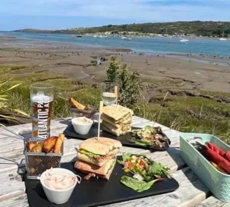 Restaurant/places to eat in The Teifi Waterside Hotel