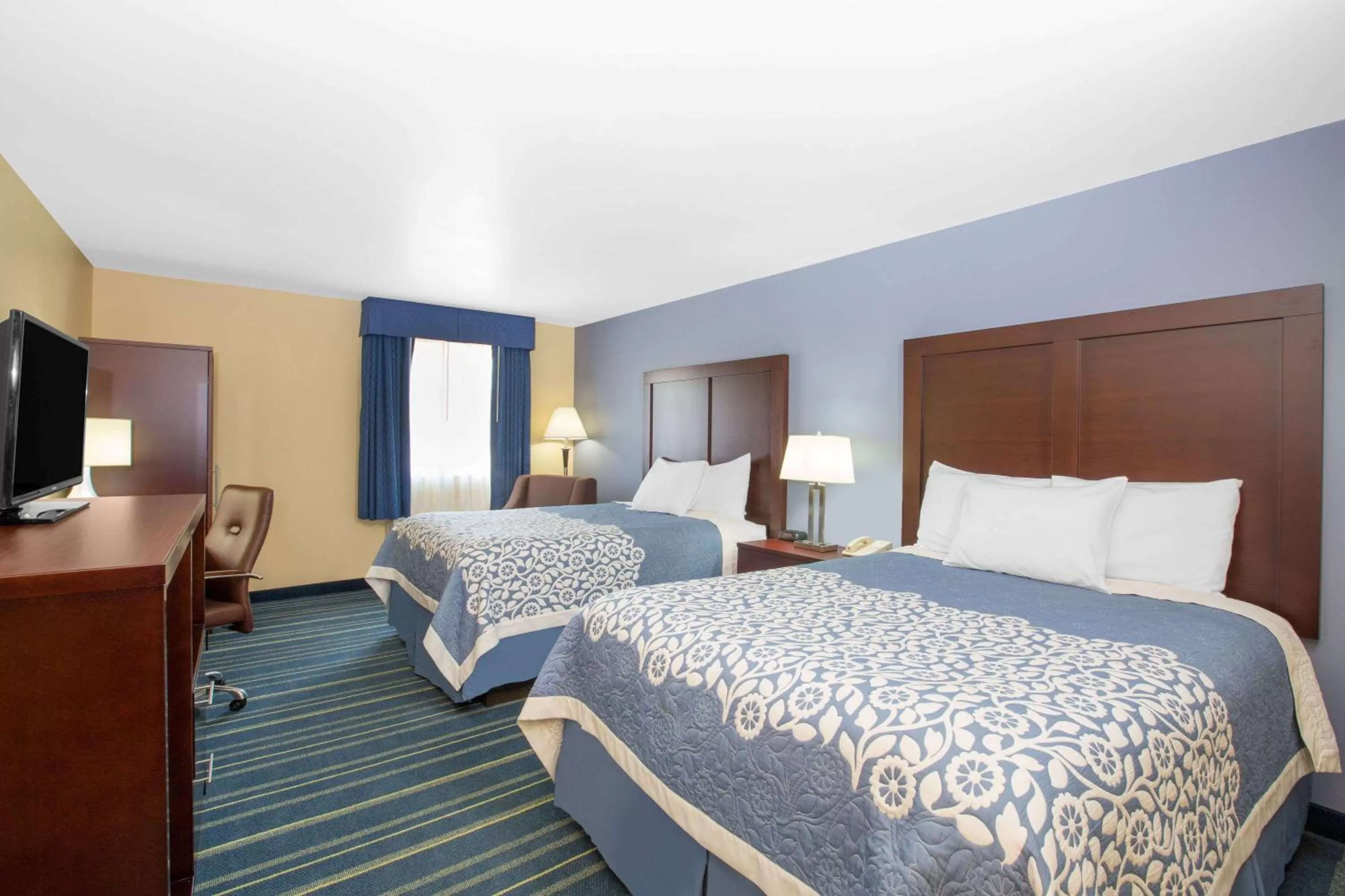 Photo of the whole room, Bed in Days Inn by Wyndham Grand Island