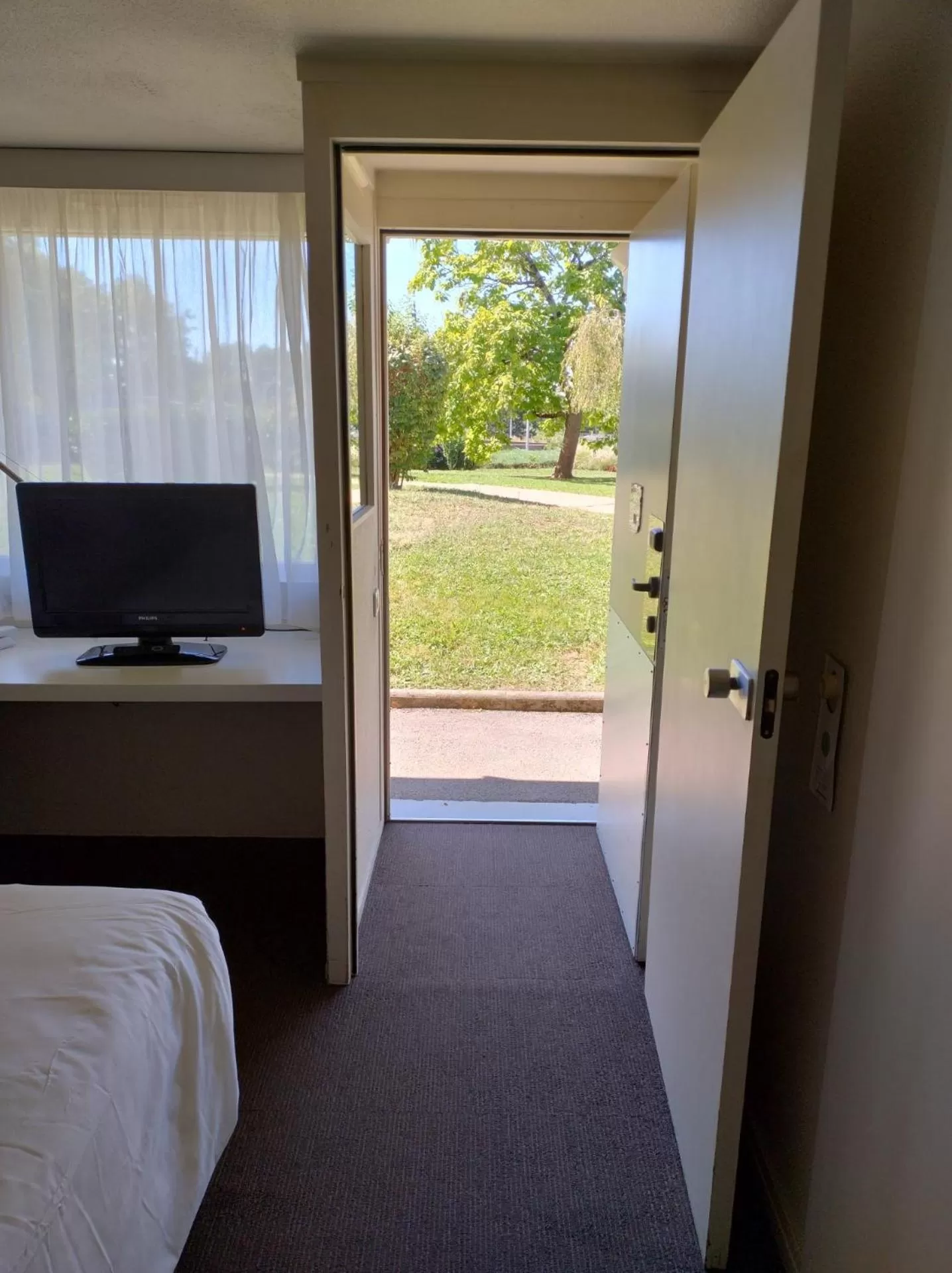 View (from property/room), Bed in Hotel Campanile Besançon Nord Ecole Valentin