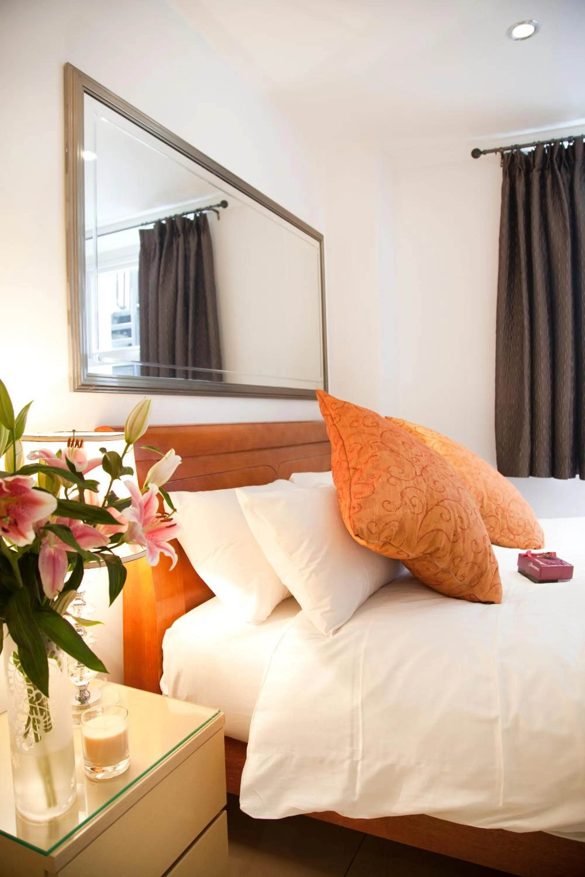 Decorative detail, Bed in City Inn Russell Square