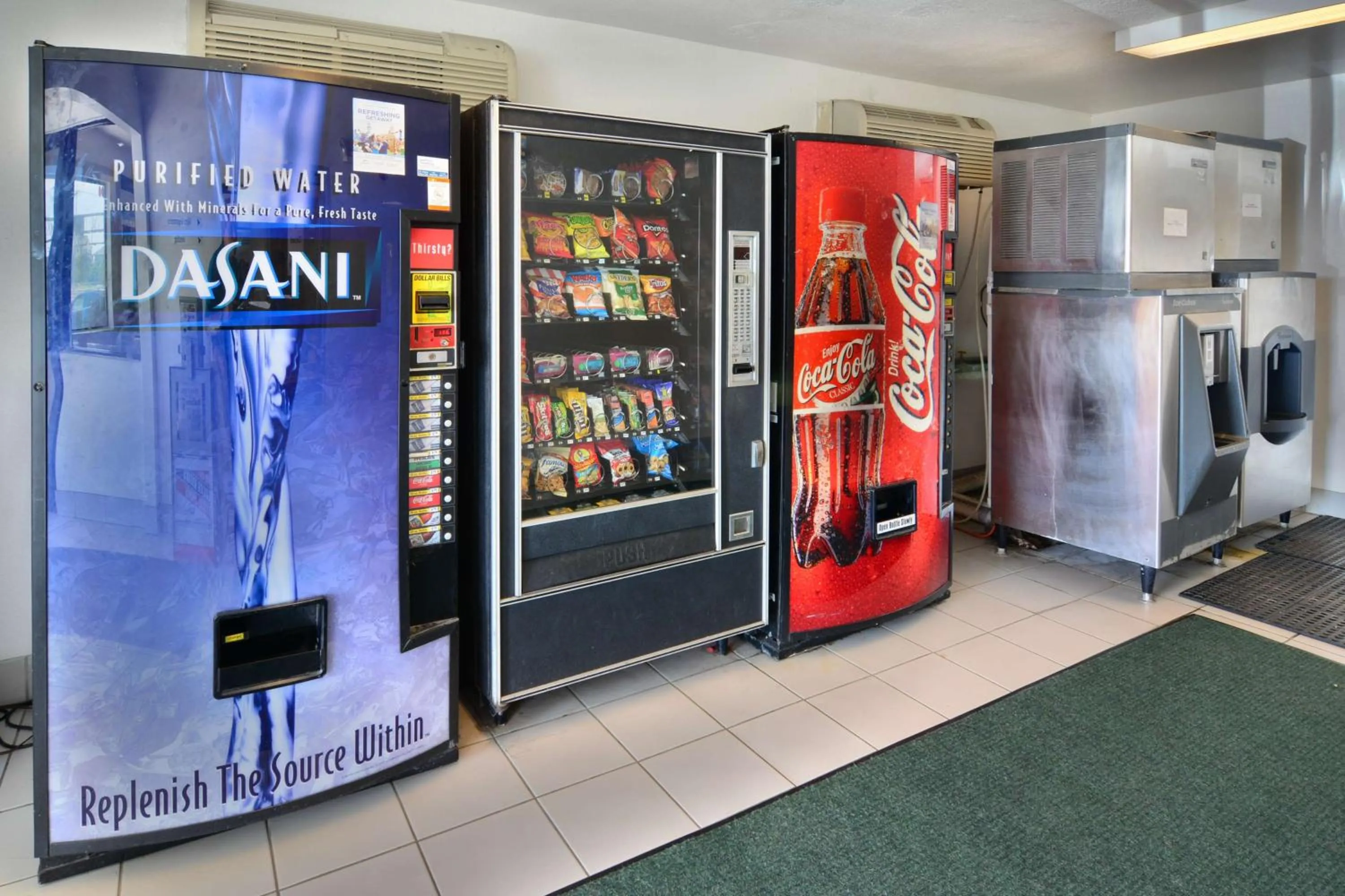 Property building in Motel 6-Galveston, TX