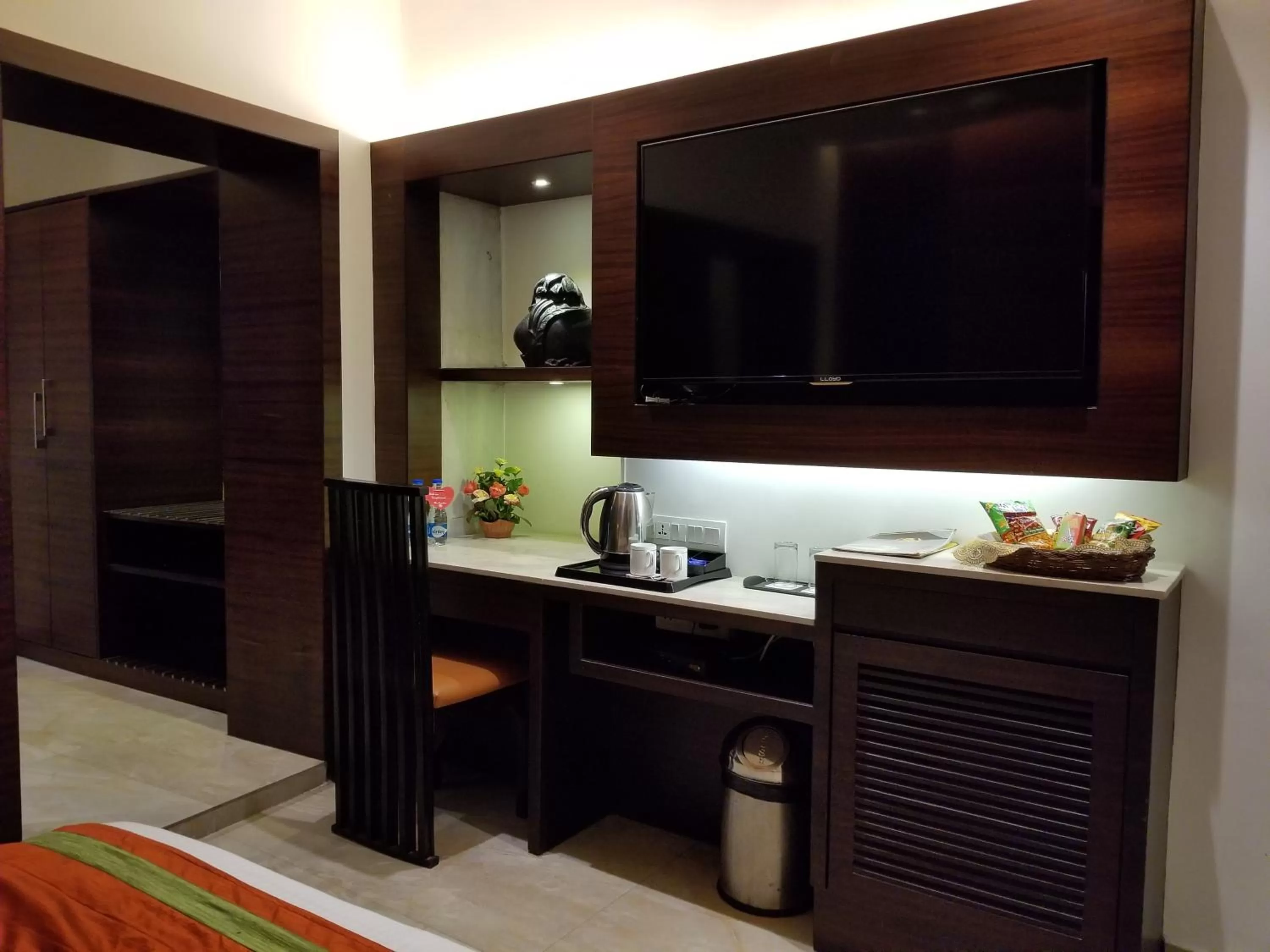 room service in The Samilton