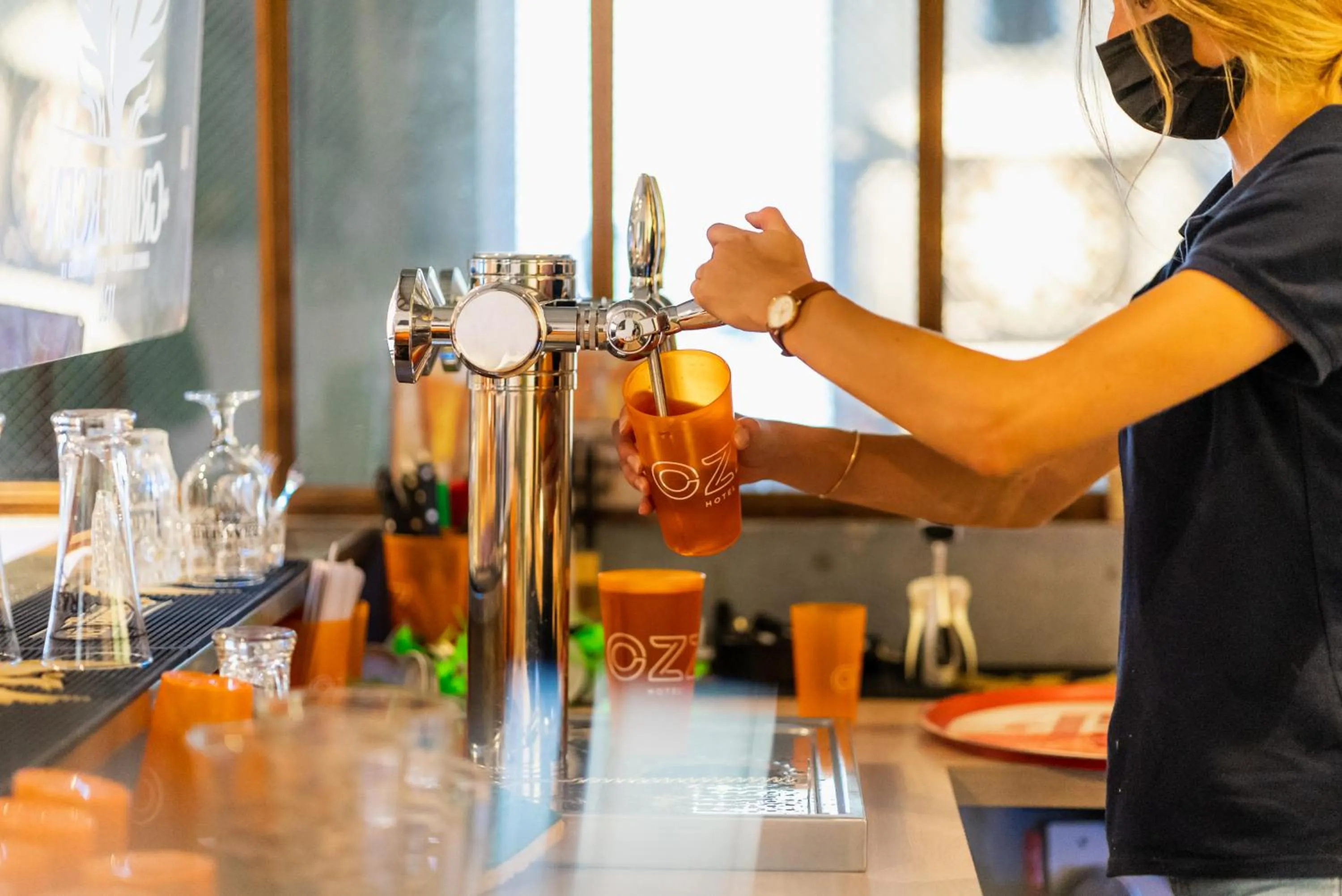 Lounge or bar in Hôtel Ozz by Happyculture