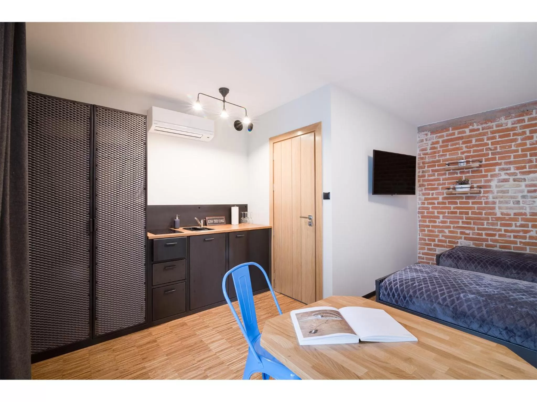 Photo of the whole room in Well Well Aparthotel