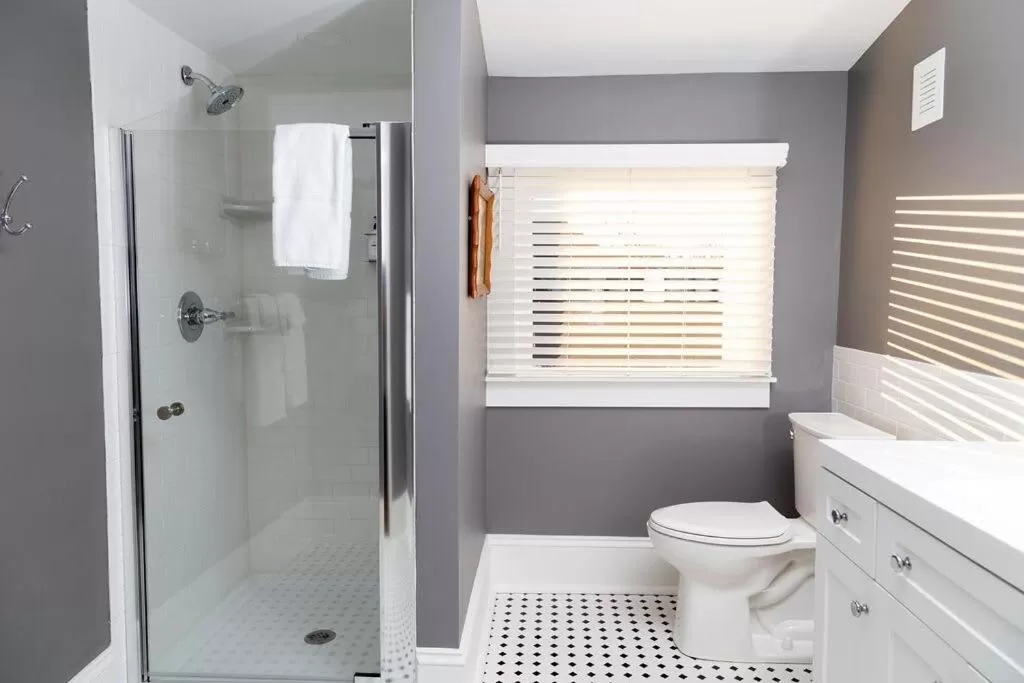Bathroom in The Railway Suite - The Historic Winona House