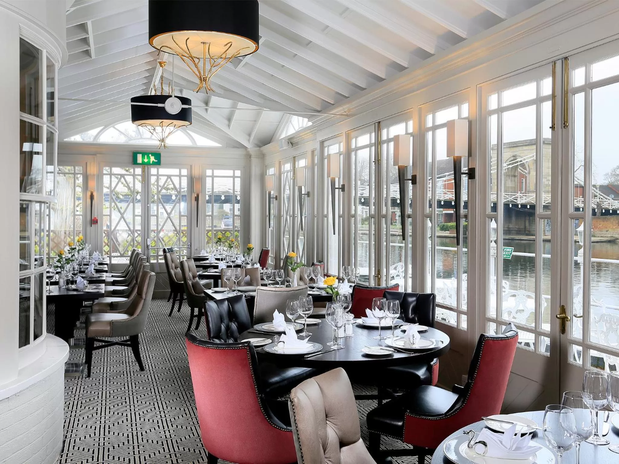 Restaurant/places to eat in Macdonald Compleat Angler