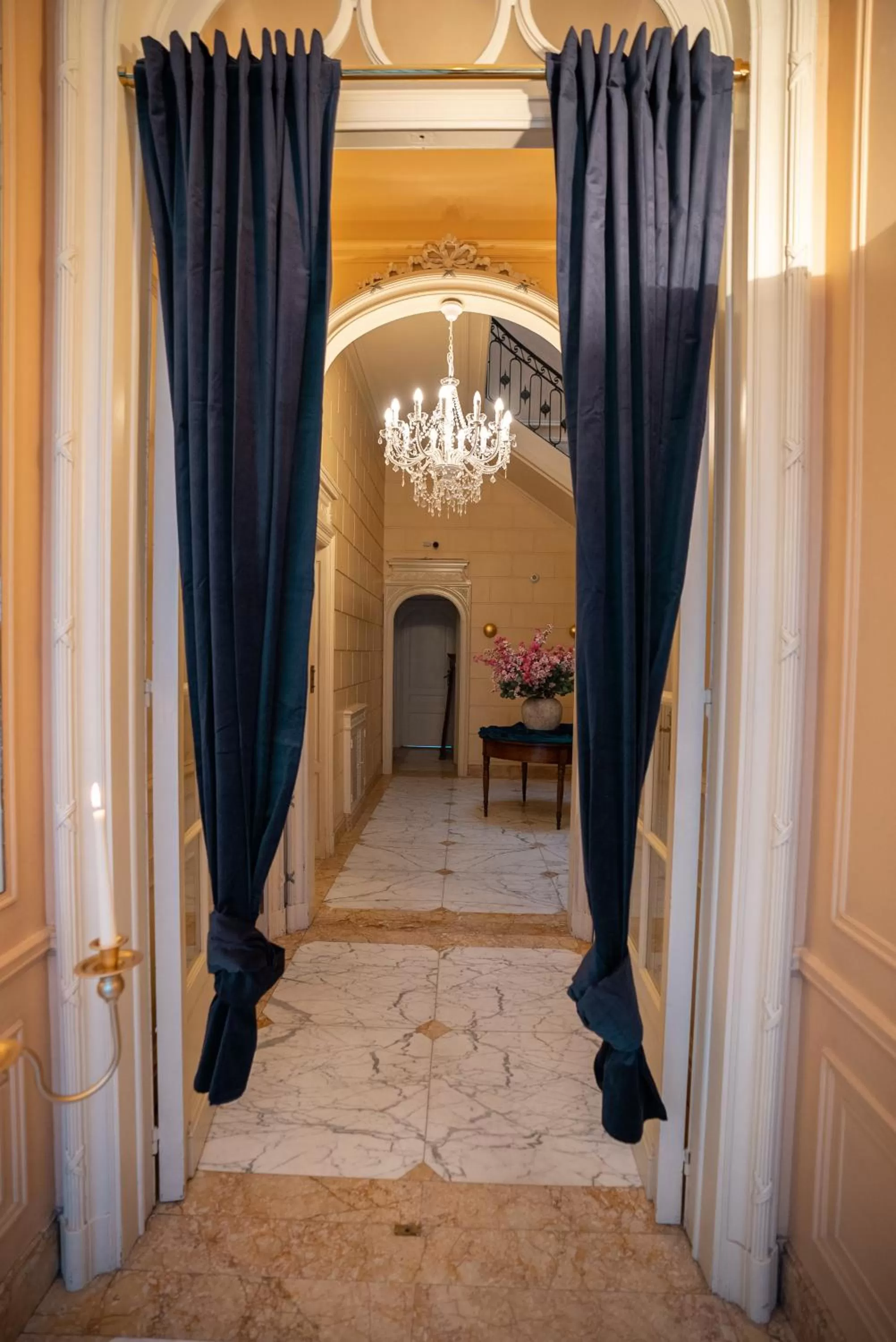 Property building in Hotel de Maître de Vaughan