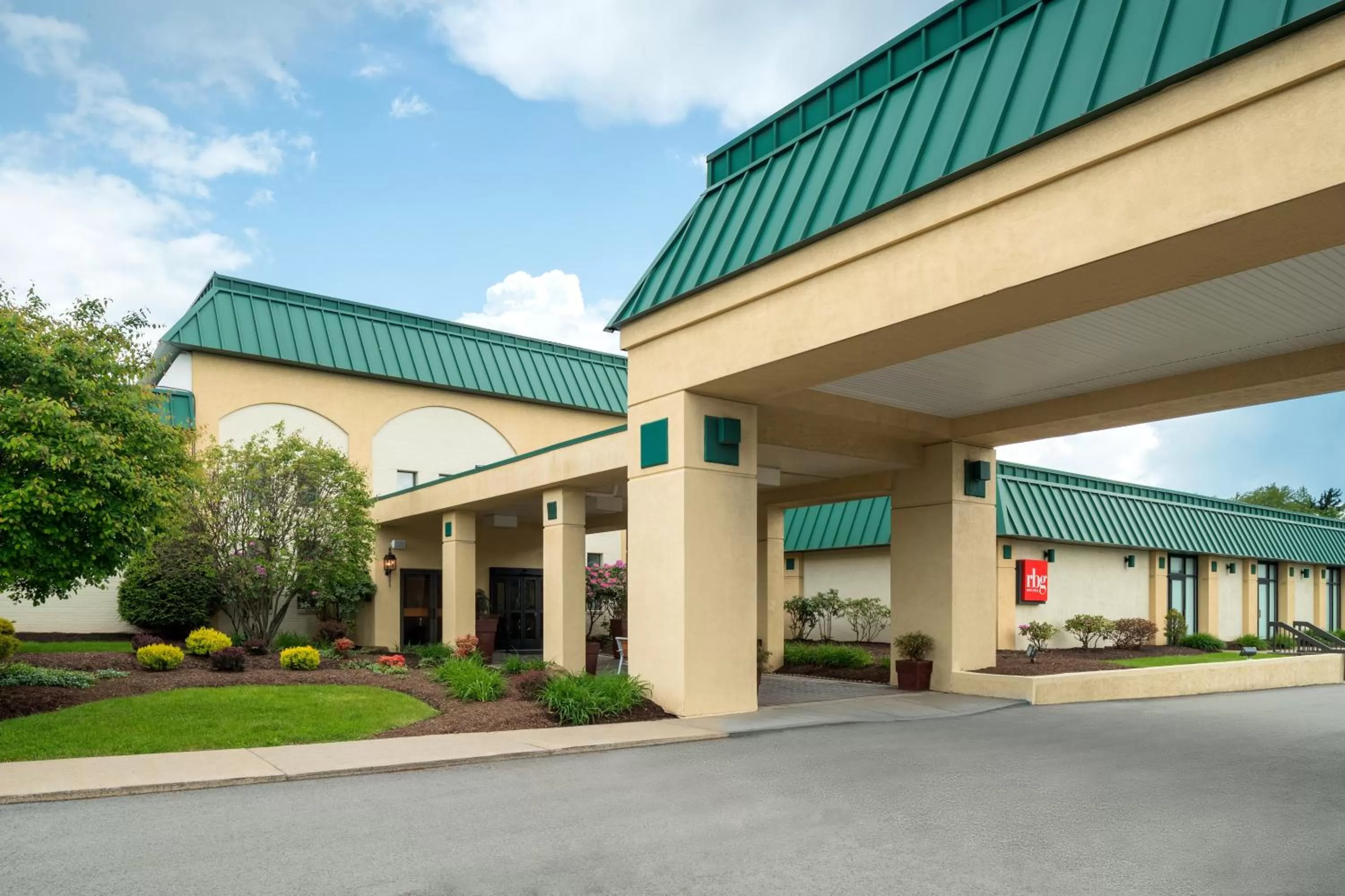 Facade/entrance in Ramada by Wyndham Indiana
