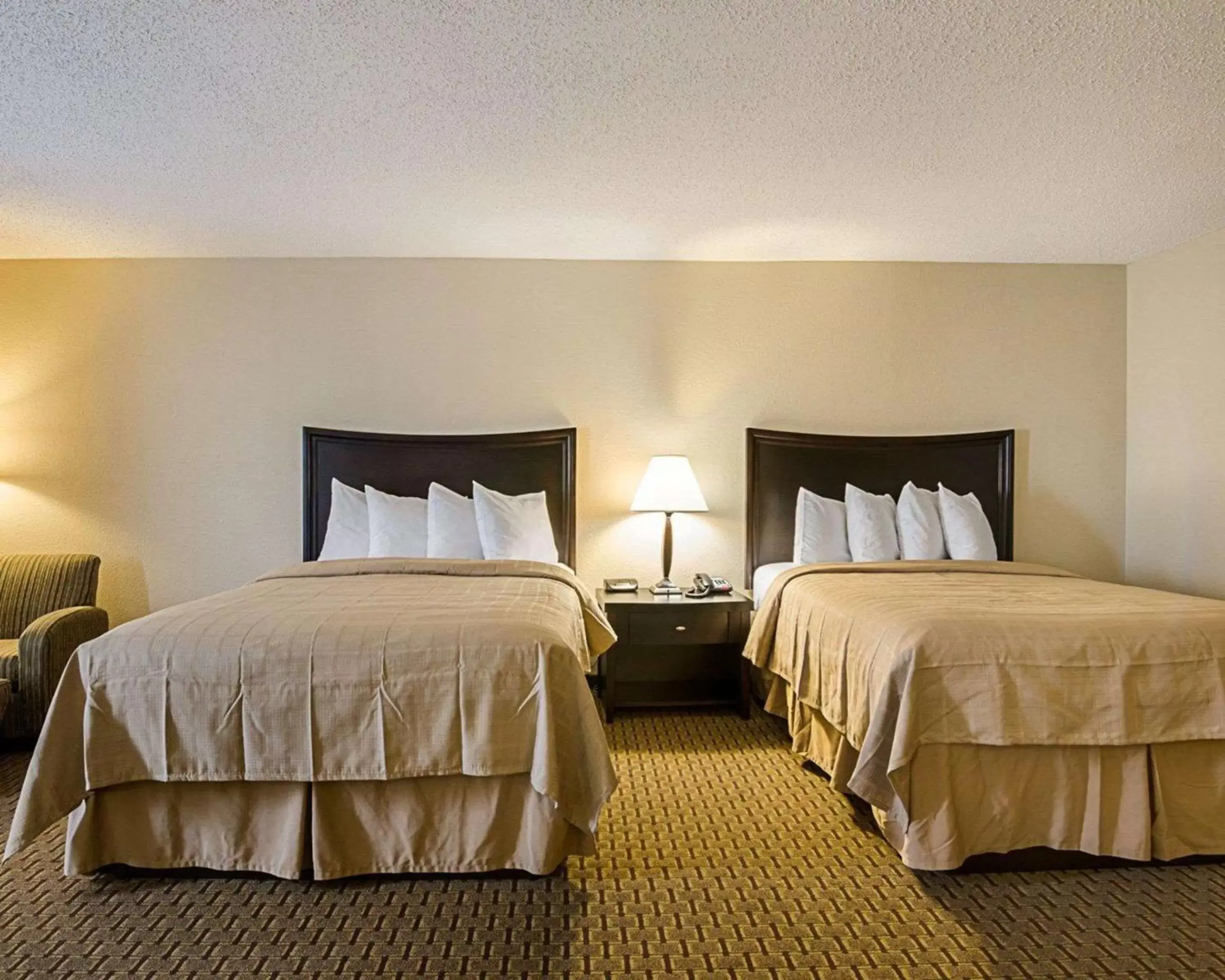 Queen Room with Two Queen Beds - Sofabed/Non-Smoking in Quality Inn Troutville - Roanoke North Queen Room with Two Queen Beds - Sofabed/Non-Smoking in Quality Inn Troutville - Roanoke North