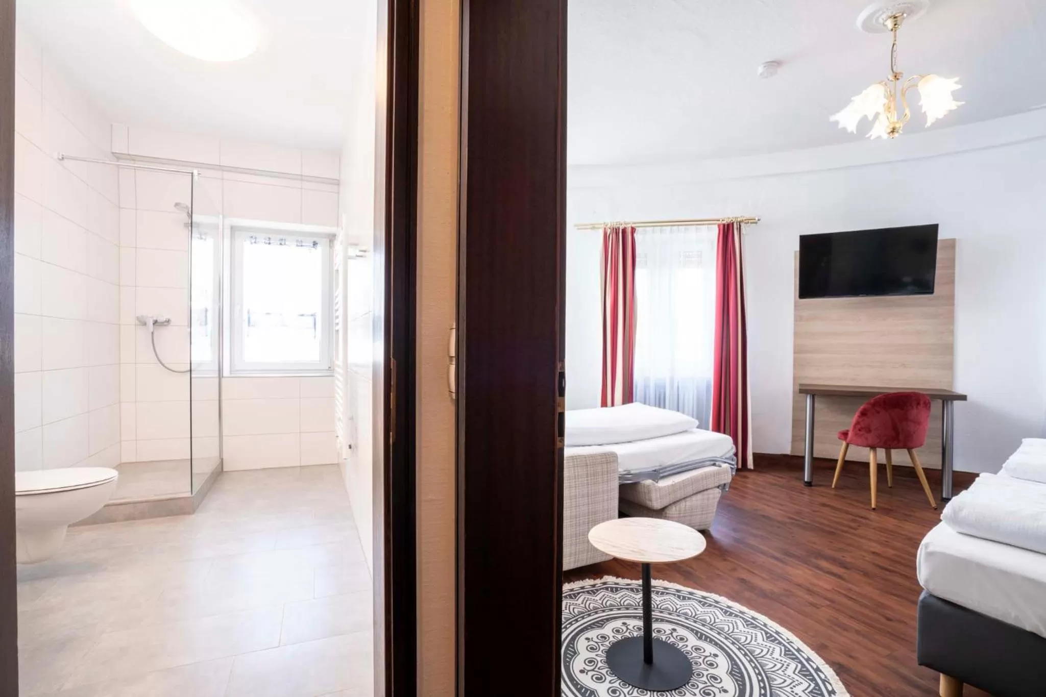 Photo of the whole room, Bed in Hotel National