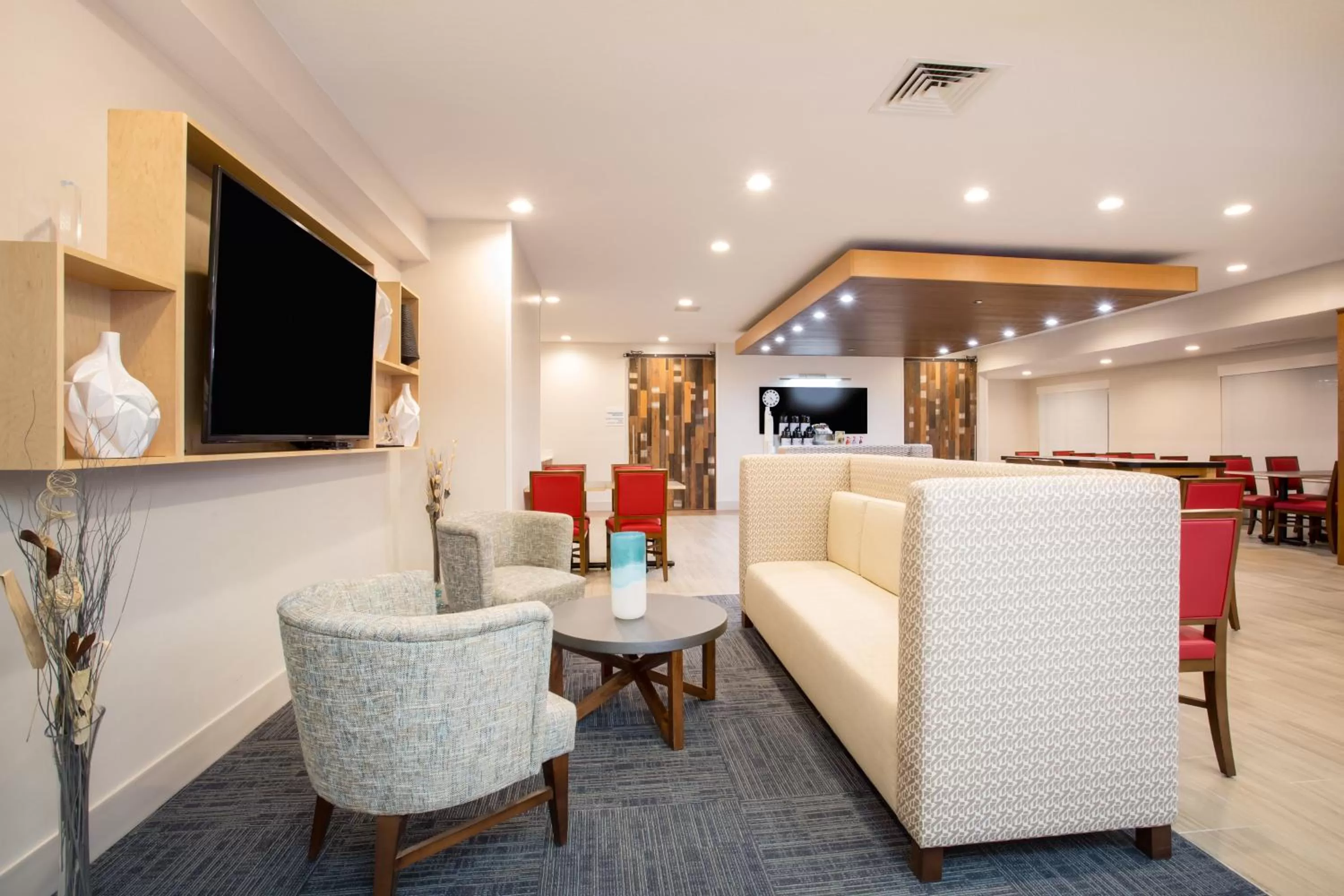 Property building in Holiday Inn Express Hotel & Suites Fort Collins by IHG