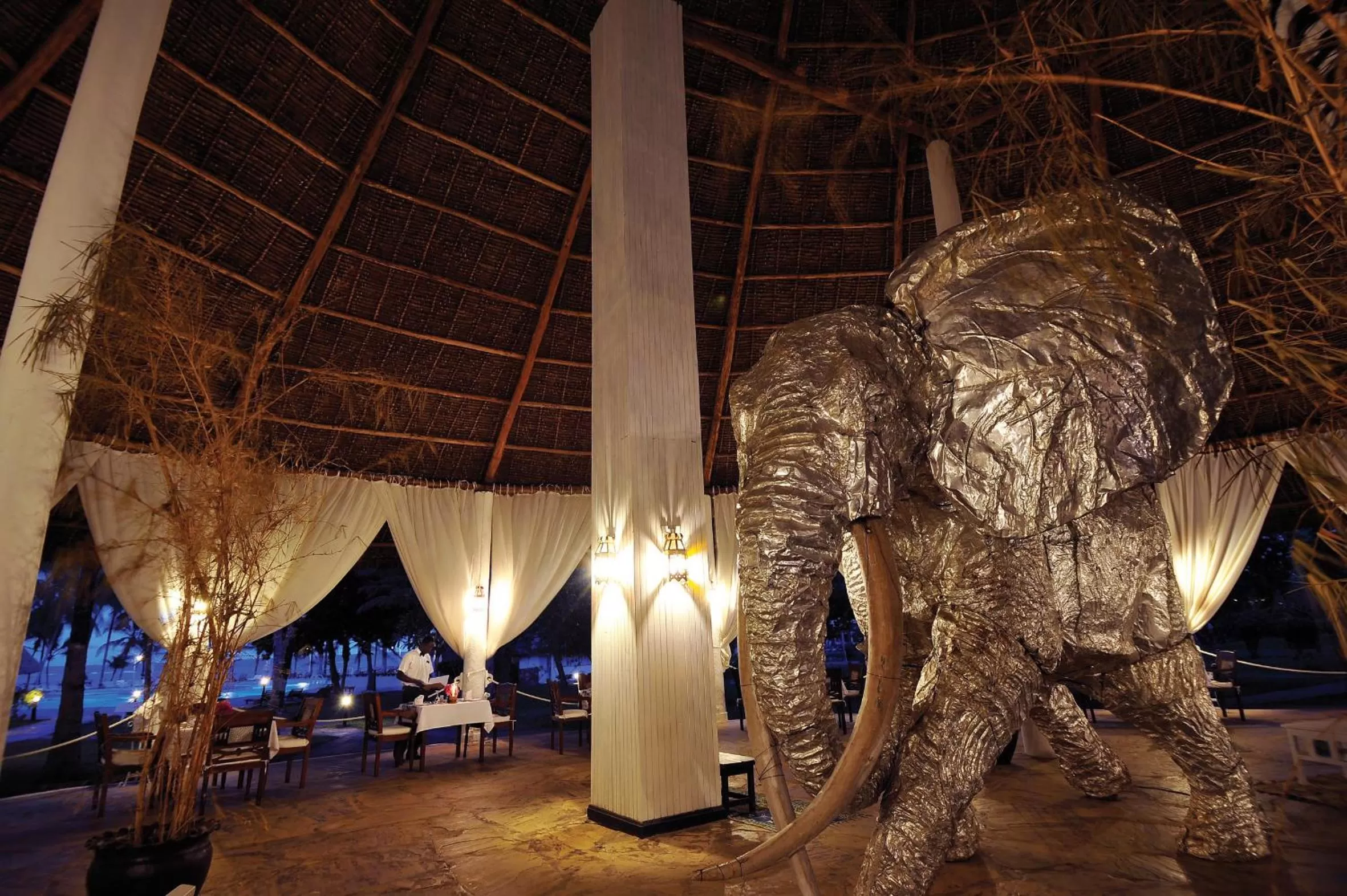 Facade/entrance in Sandies Tropical Village