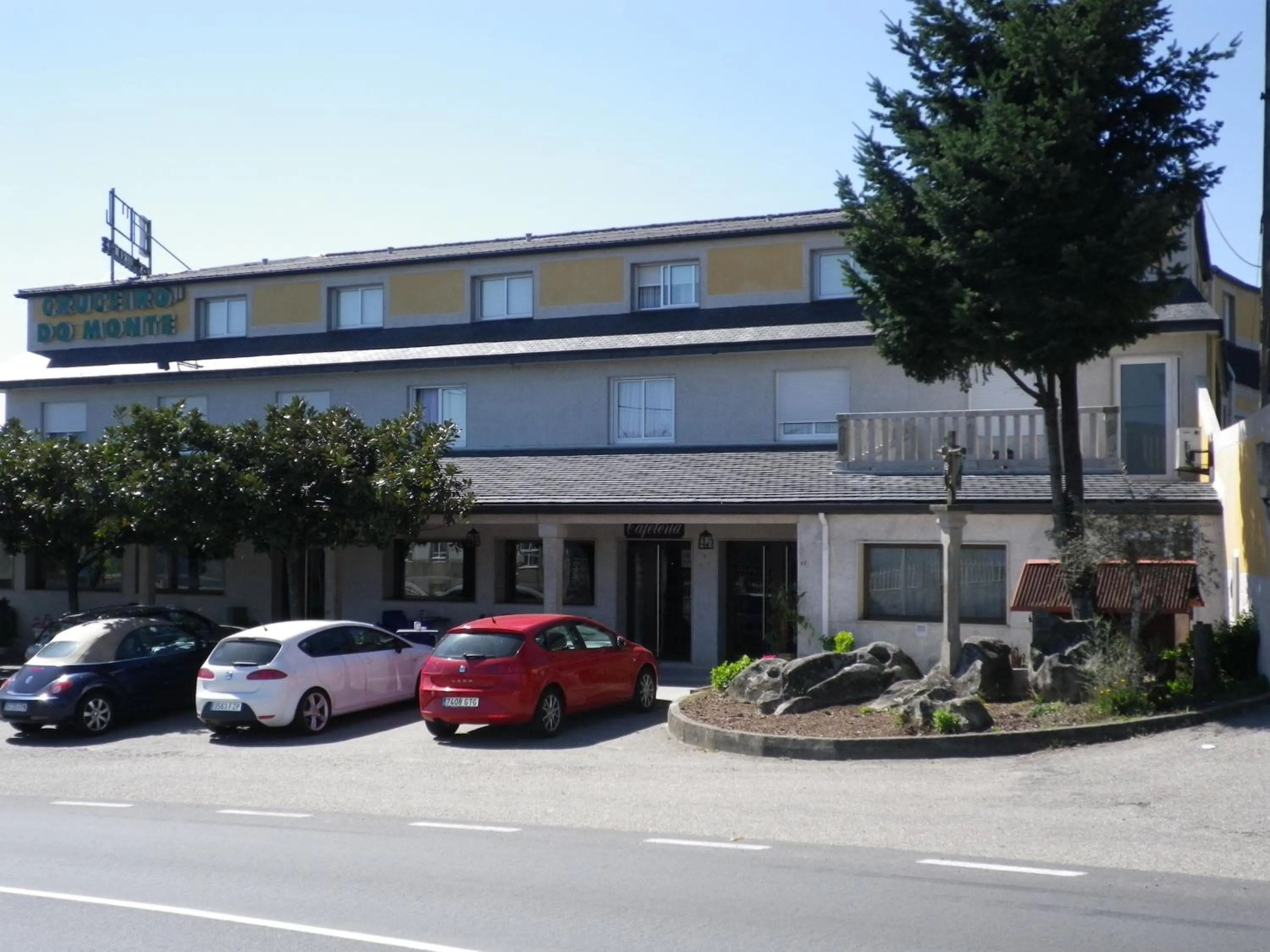 Facade/entrance in Cruceiro do Monte