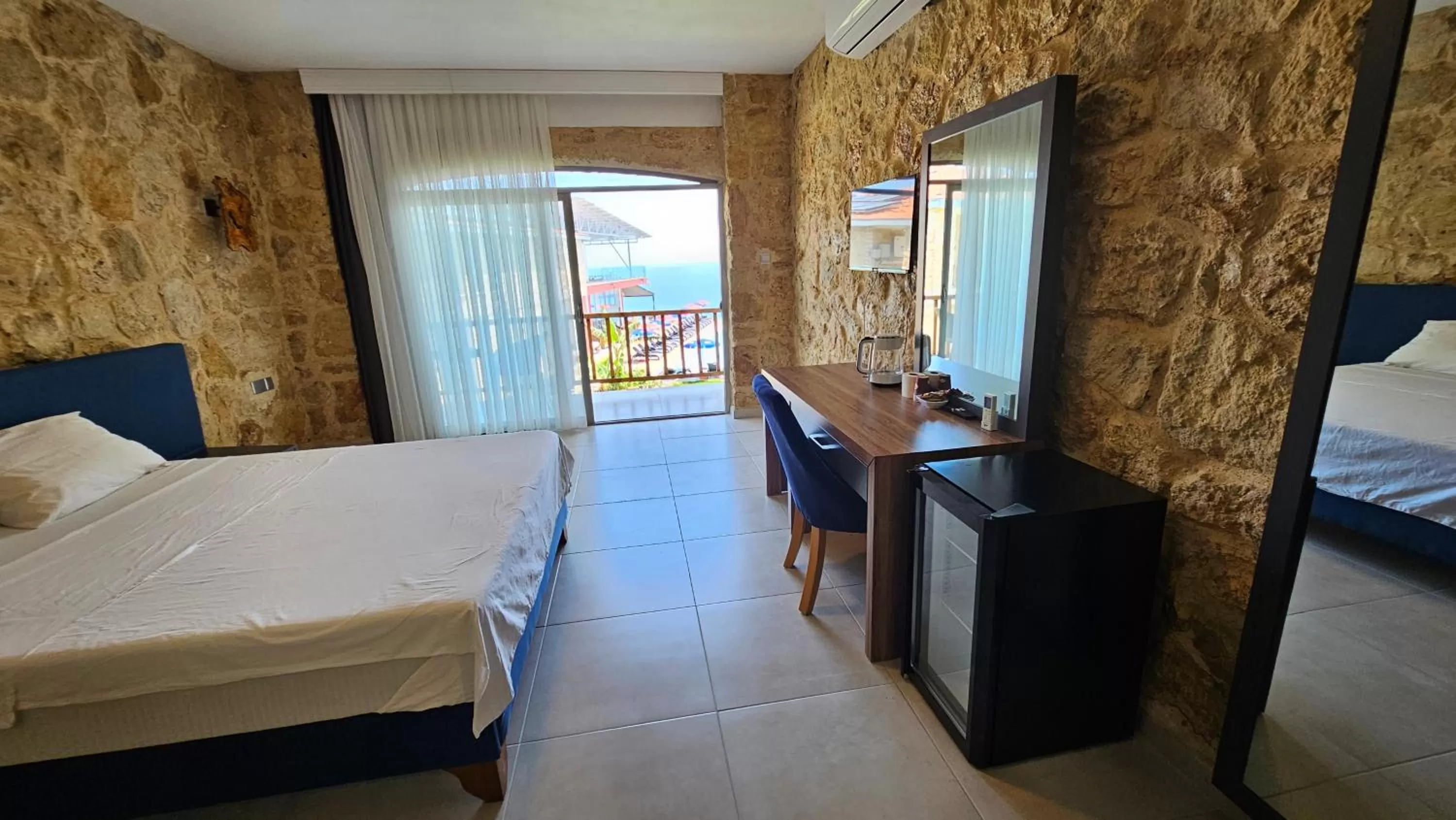 TV and multimedia in BURHAN'S HOTEL