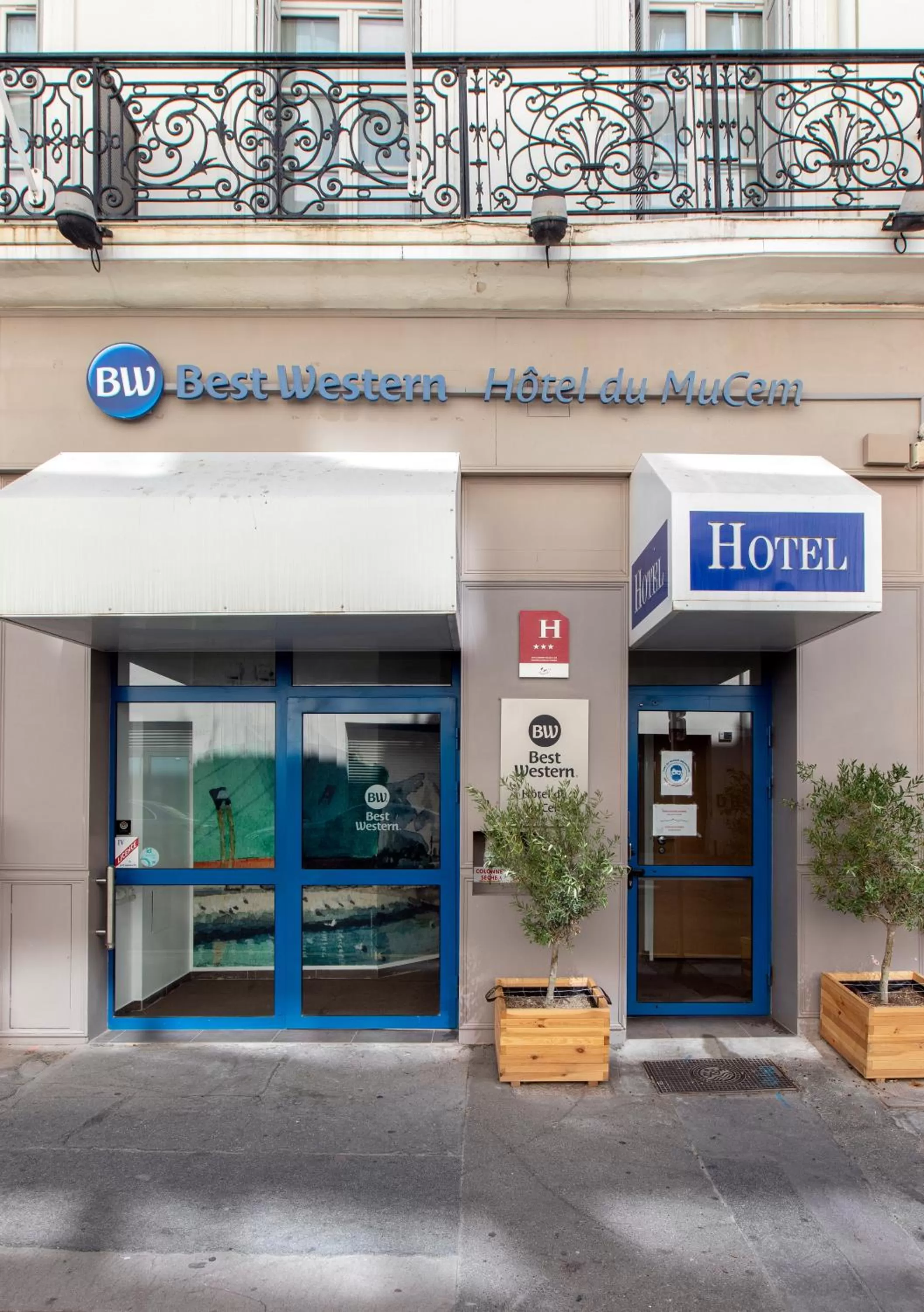 Property building in Best Western Hotel du Mucem