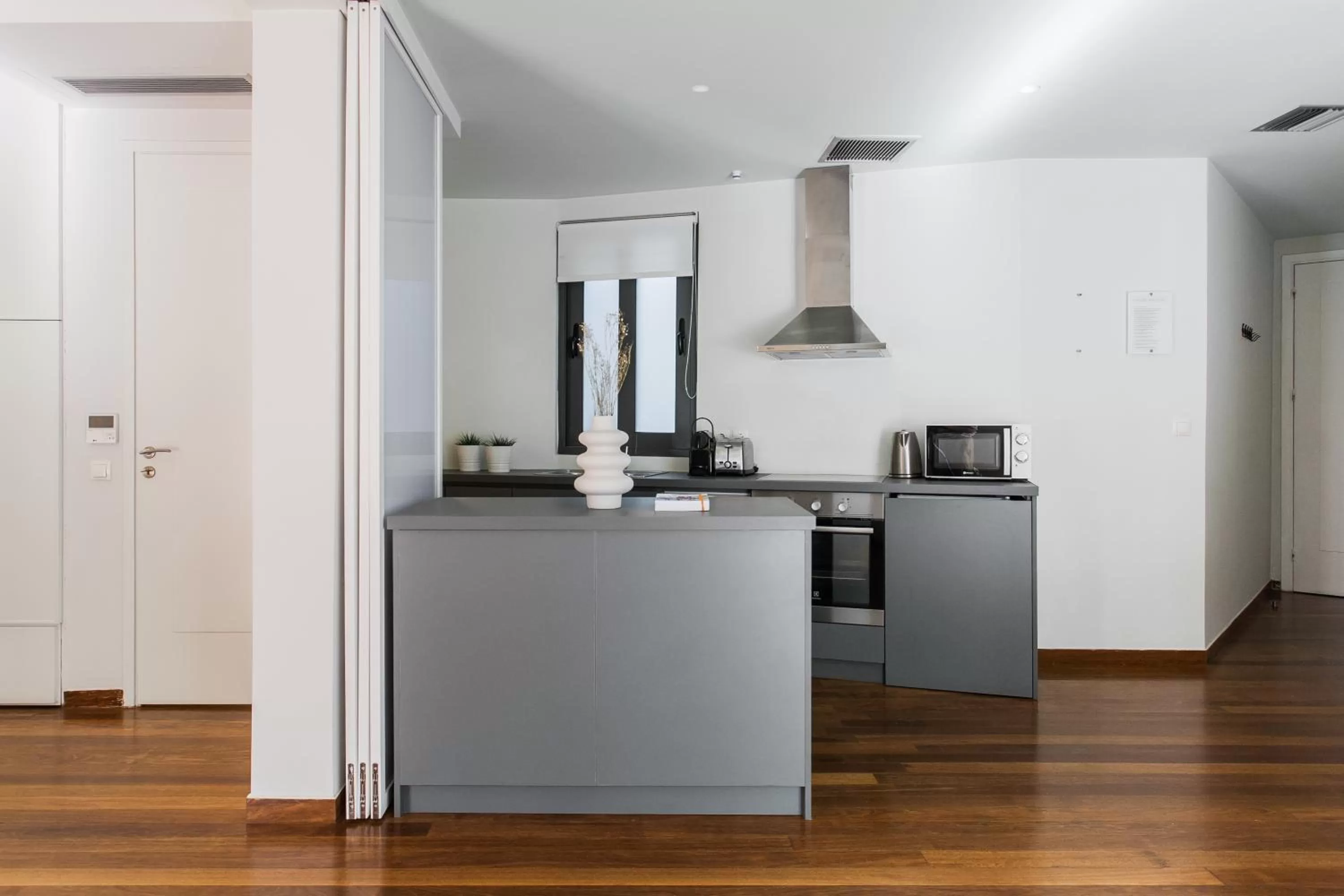 kitchen, Kitchen/Kitchenette in ZOIA The Hill by UPSTREET