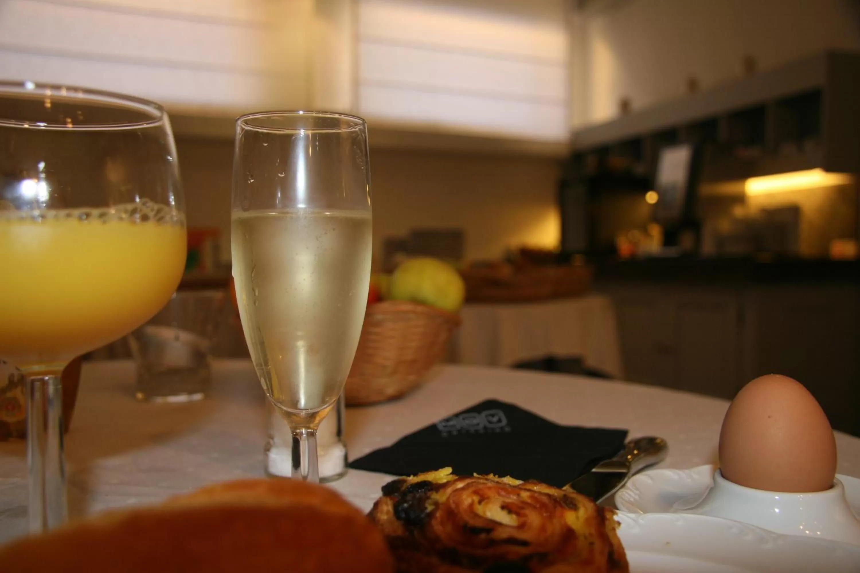 Food and drinks in Hotel Ambassade