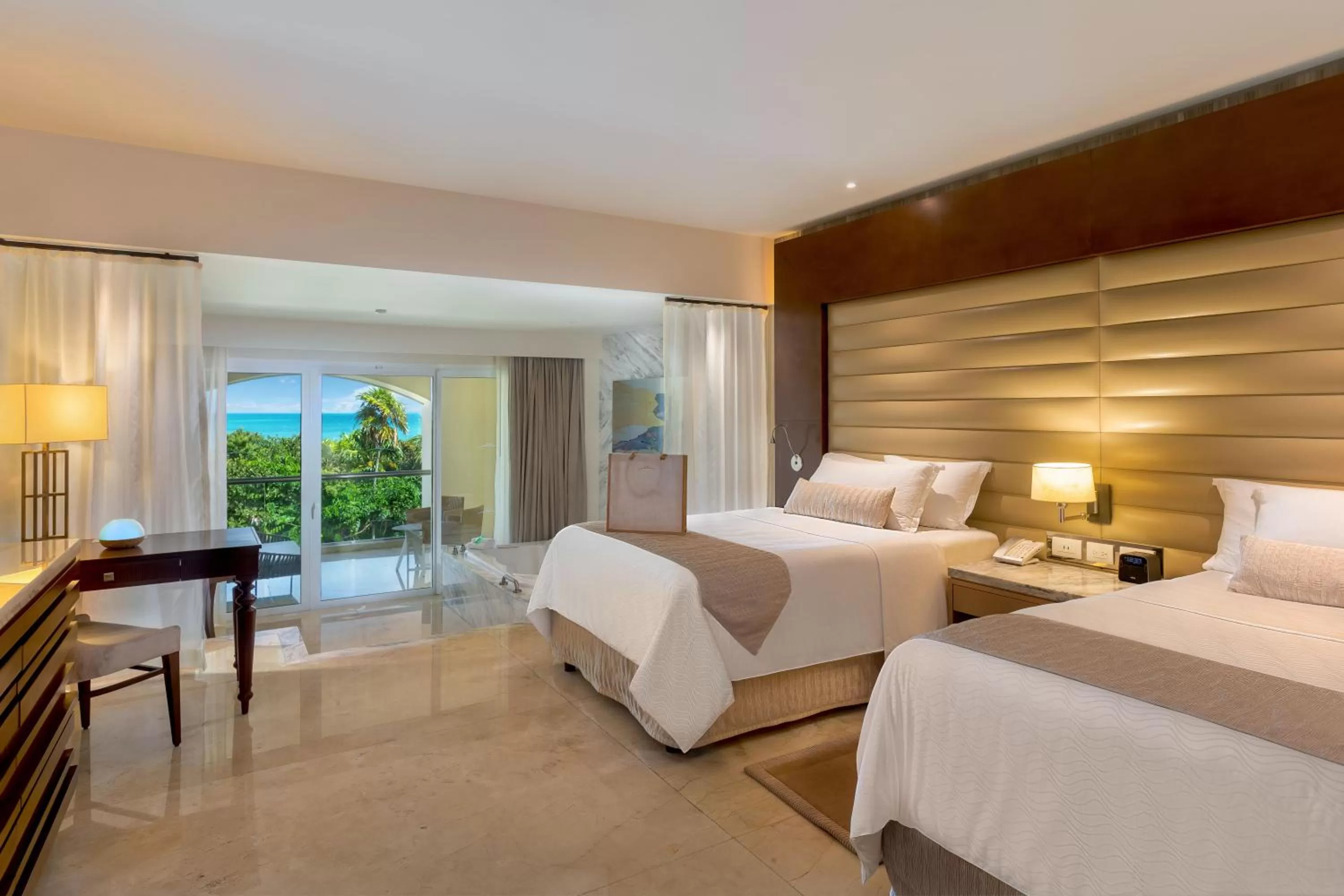 Hot Tub, Bed in Moon Palace The Grand Cancun All Inclusive