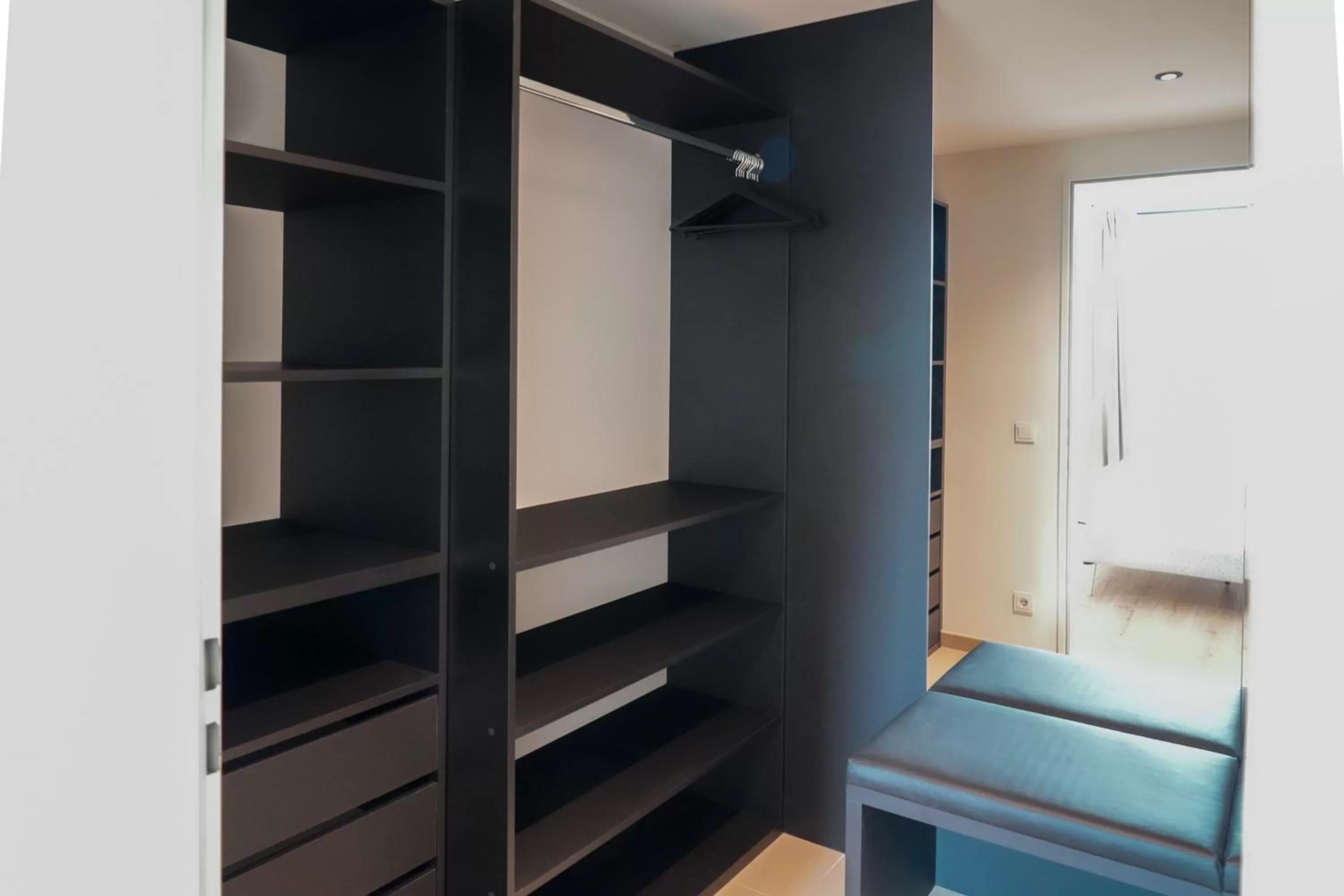 wardrobe, Bed in Cocoon Sendlinger Tor