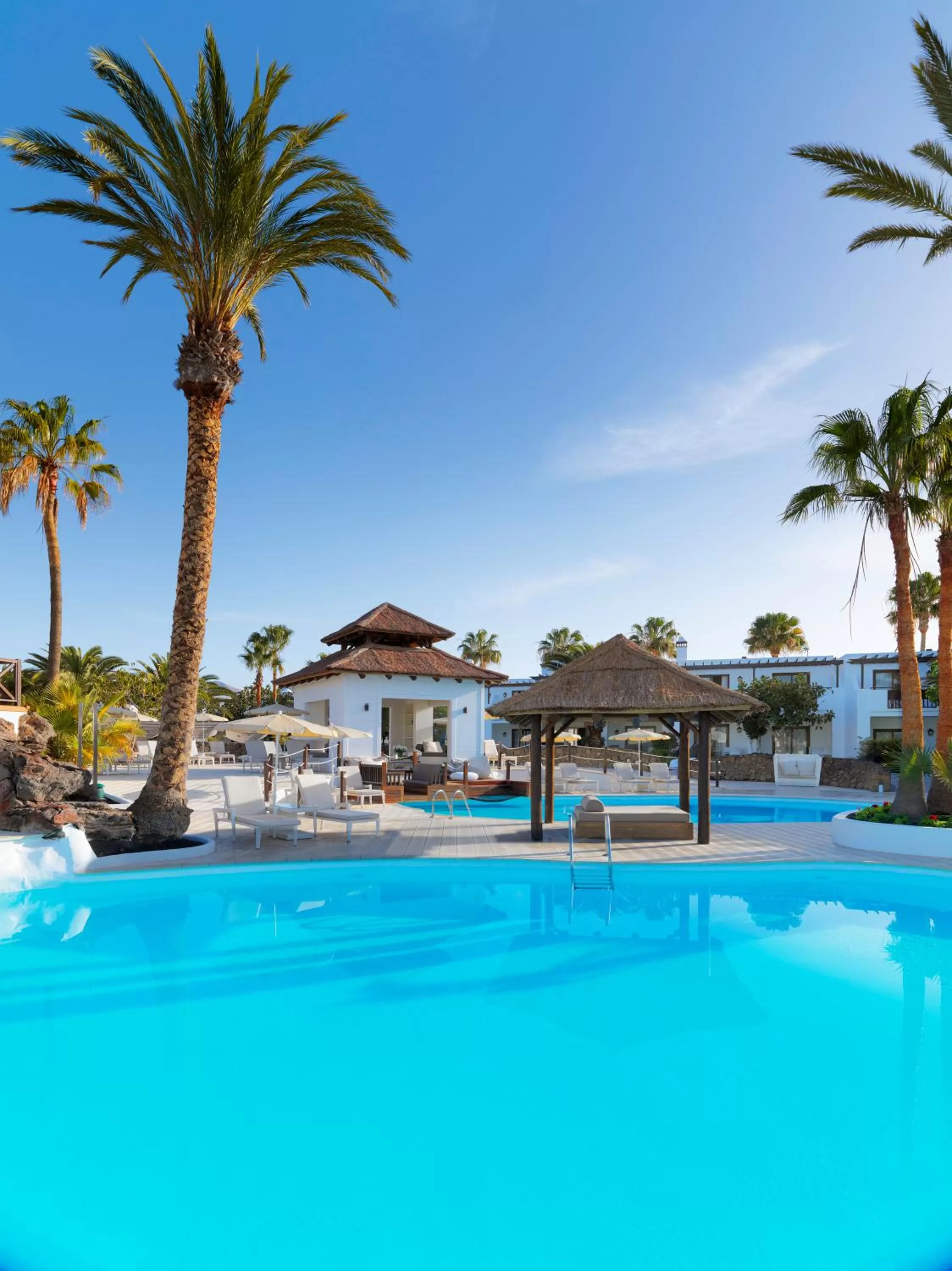 Swimming pool in Boutique Hotel H10 White Suites - Adults Only