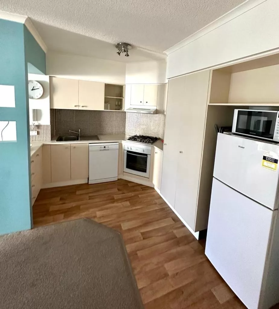 Kitchen or kitchenette in Goldsborough Place Apartments