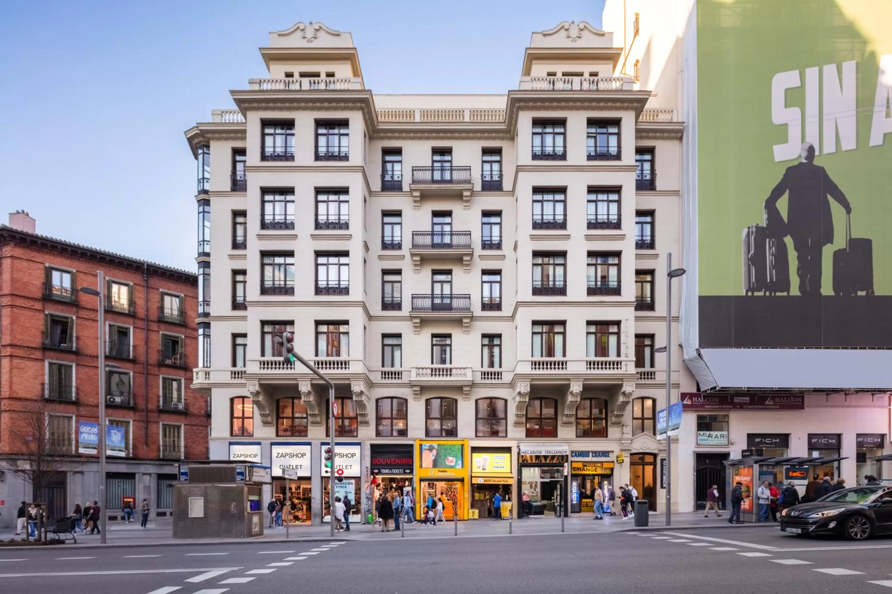 Property building in Ikonik Gran Vía