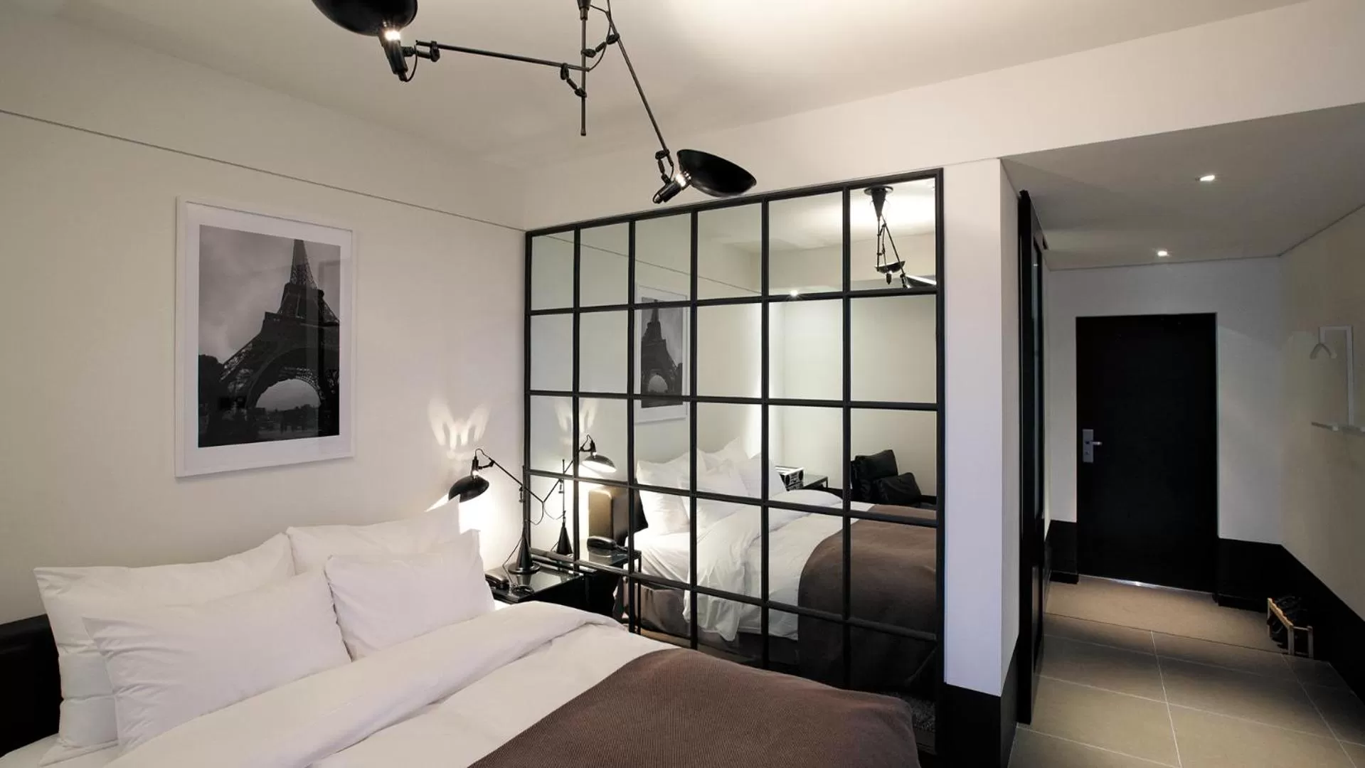 Bed in JS Boutique Hotel