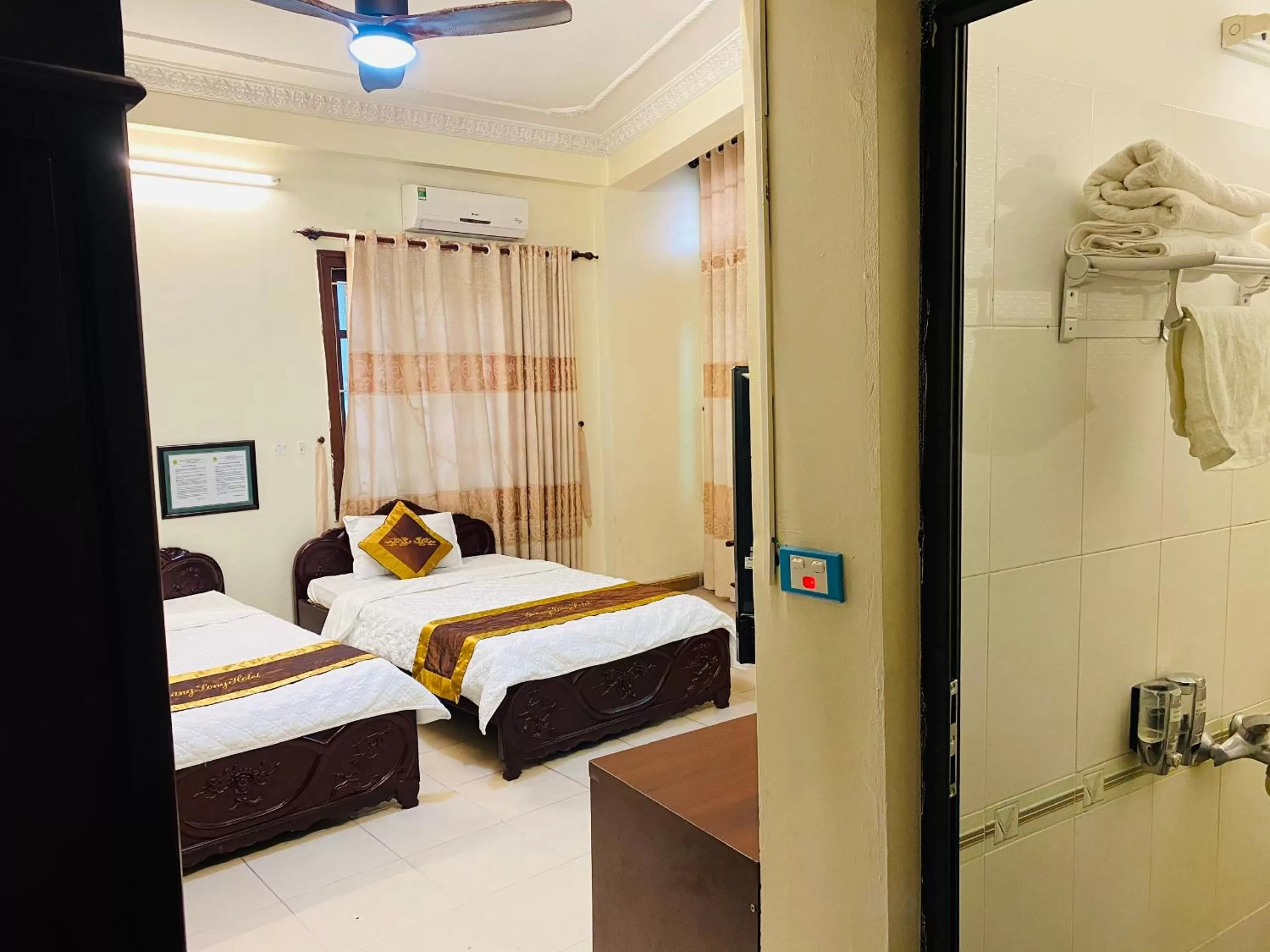 Photo of the whole room, Bed in Thang Long Hotel