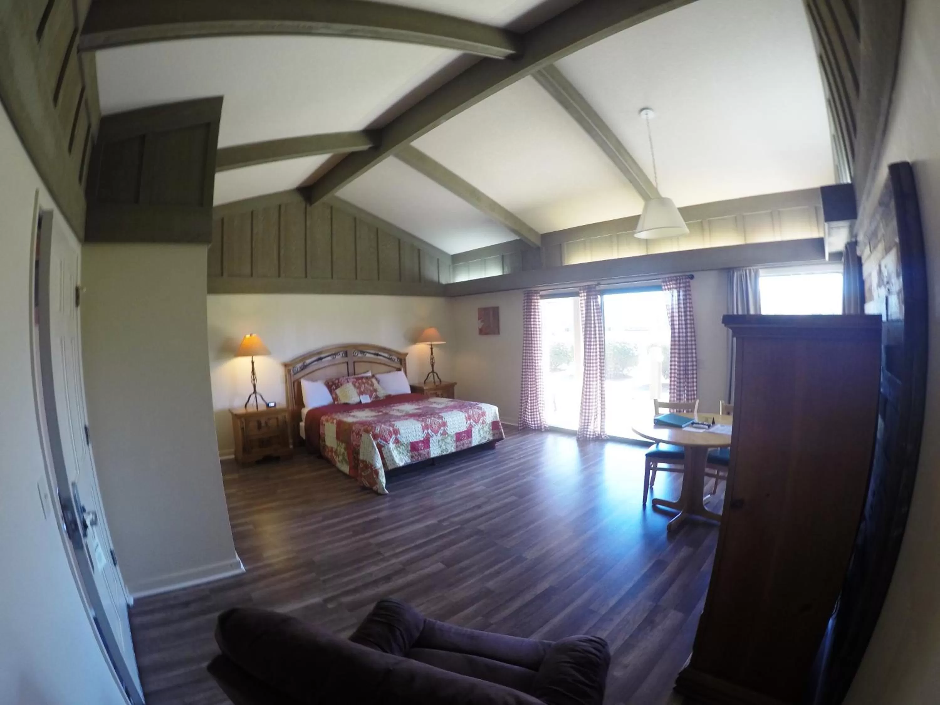 Photo of the whole room, Bed in Ridgemark Golf Club and Resort