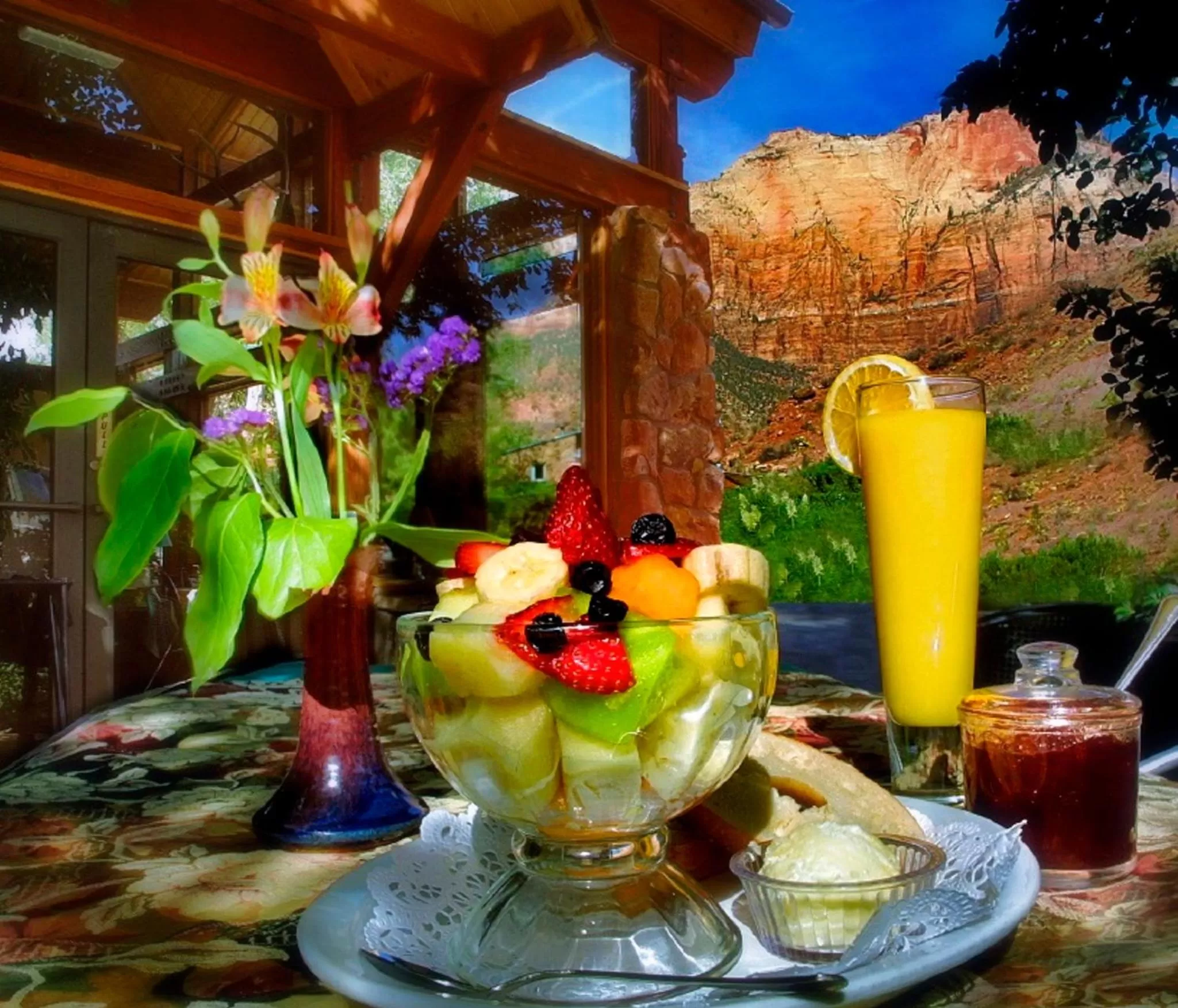 Food in Flanigan`s Resort and Spa