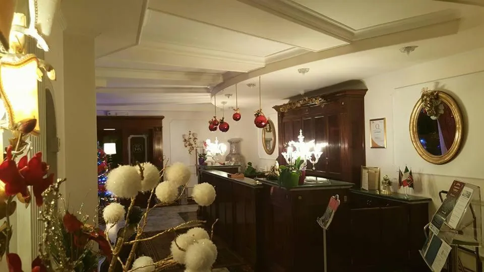 Lobby or reception in Hotel Royal
