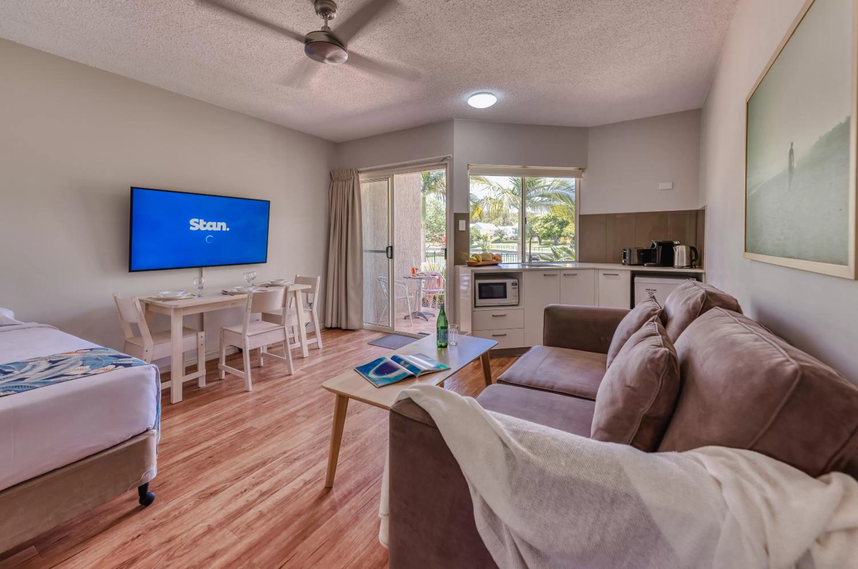 TV and multimedia, Bed in Noosa Sun - On the Noosa River