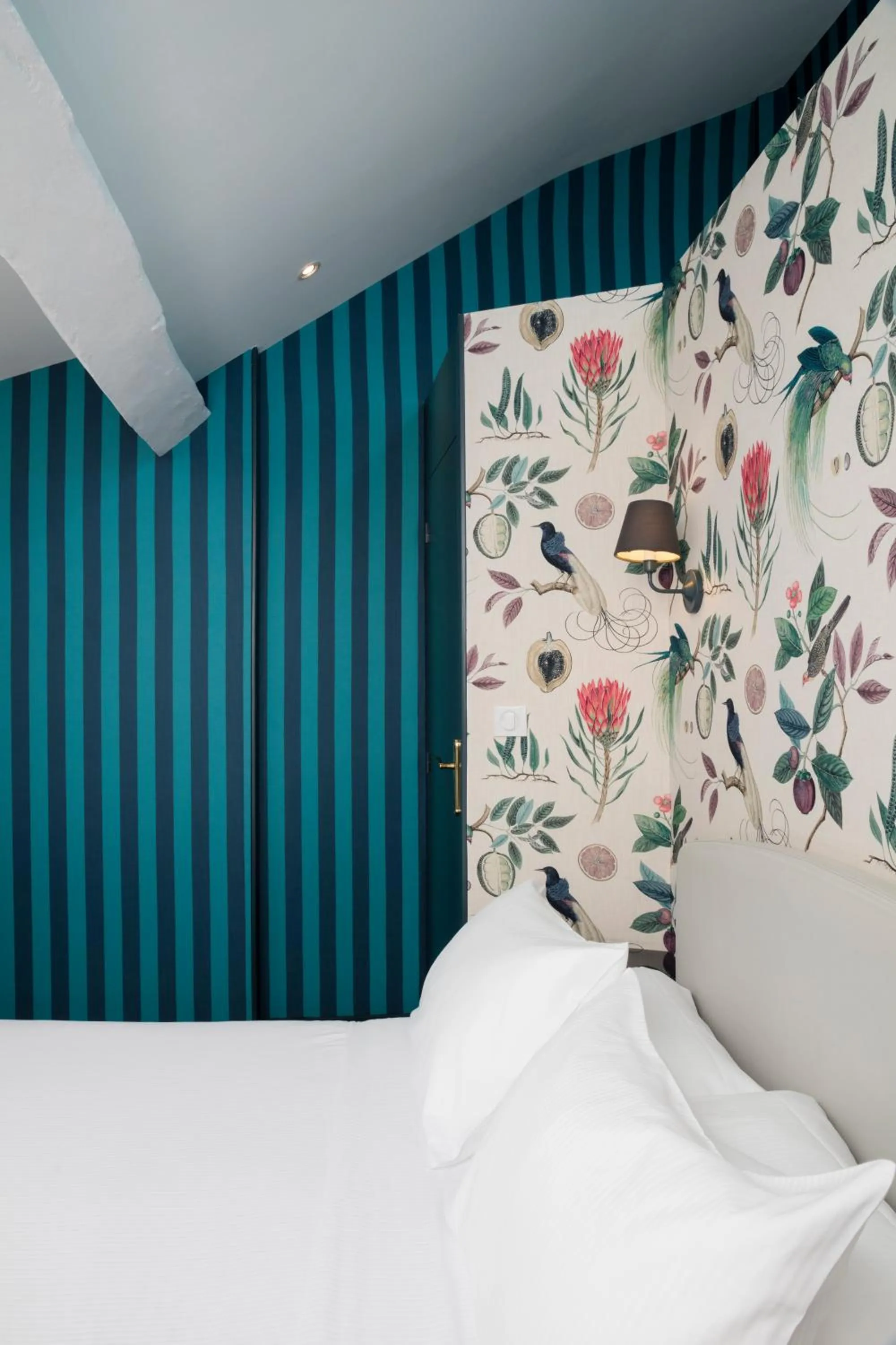 Bed in Hôtel Saint Germain