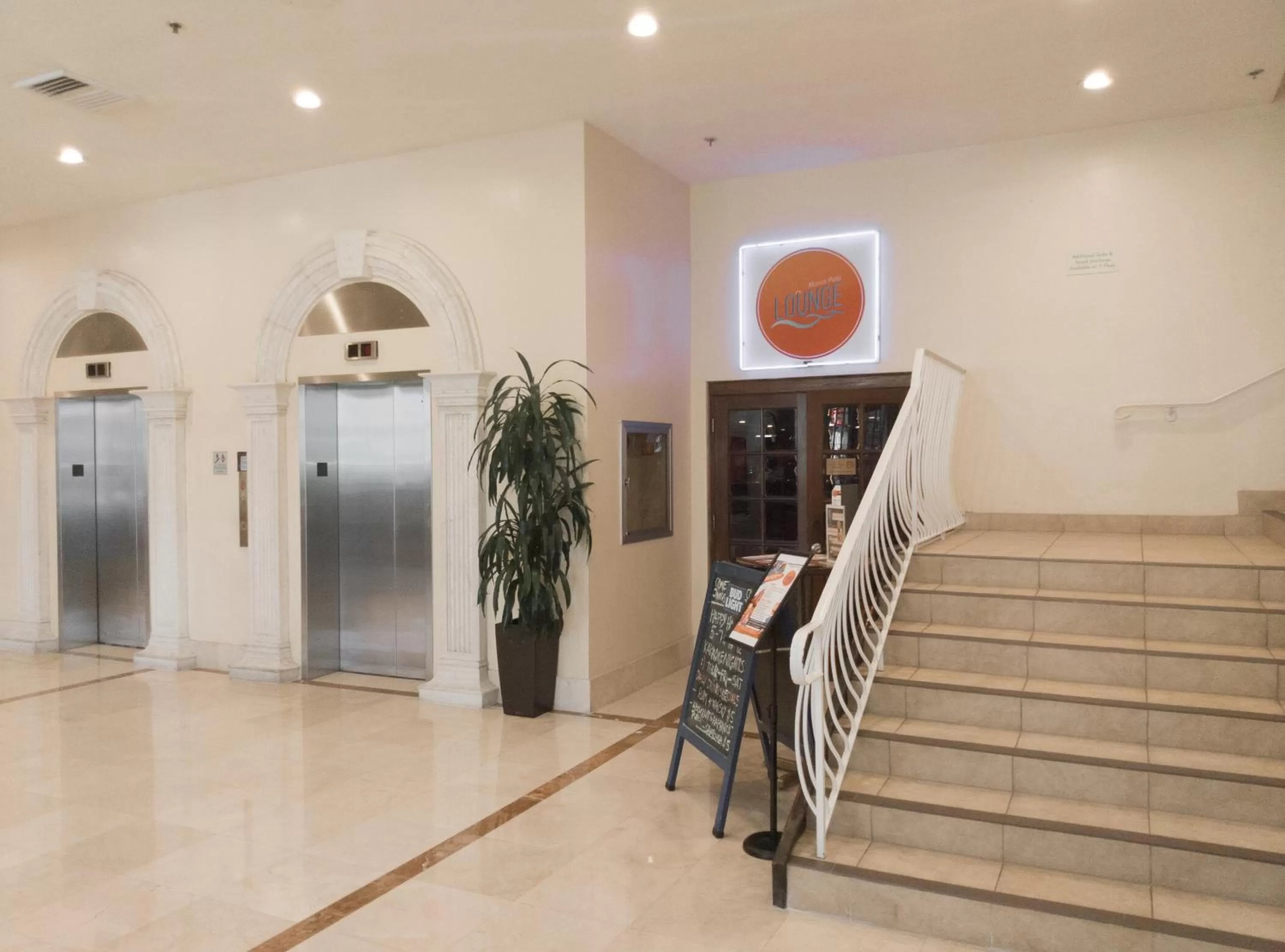 Lobby or reception in Ramada Plaza by Wyndham Marco Polo Beach Resort